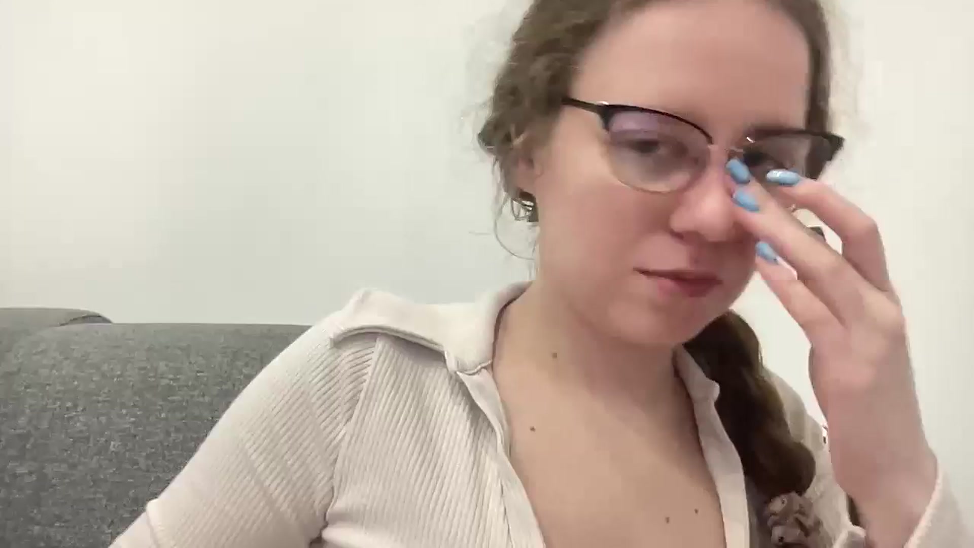Gallery image thumbnail from BlueFlowerr's myfreecams stream on, 04/15/2026, 20:44 image 1 of 20