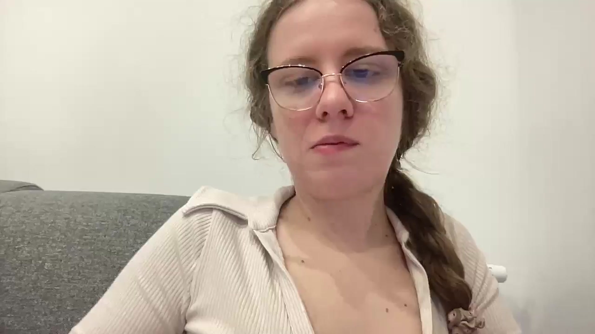 Gallery image thumbnail from BlueFlowerr's myfreecams stream on, 04/15/2026, 20:44 image 16 of 20