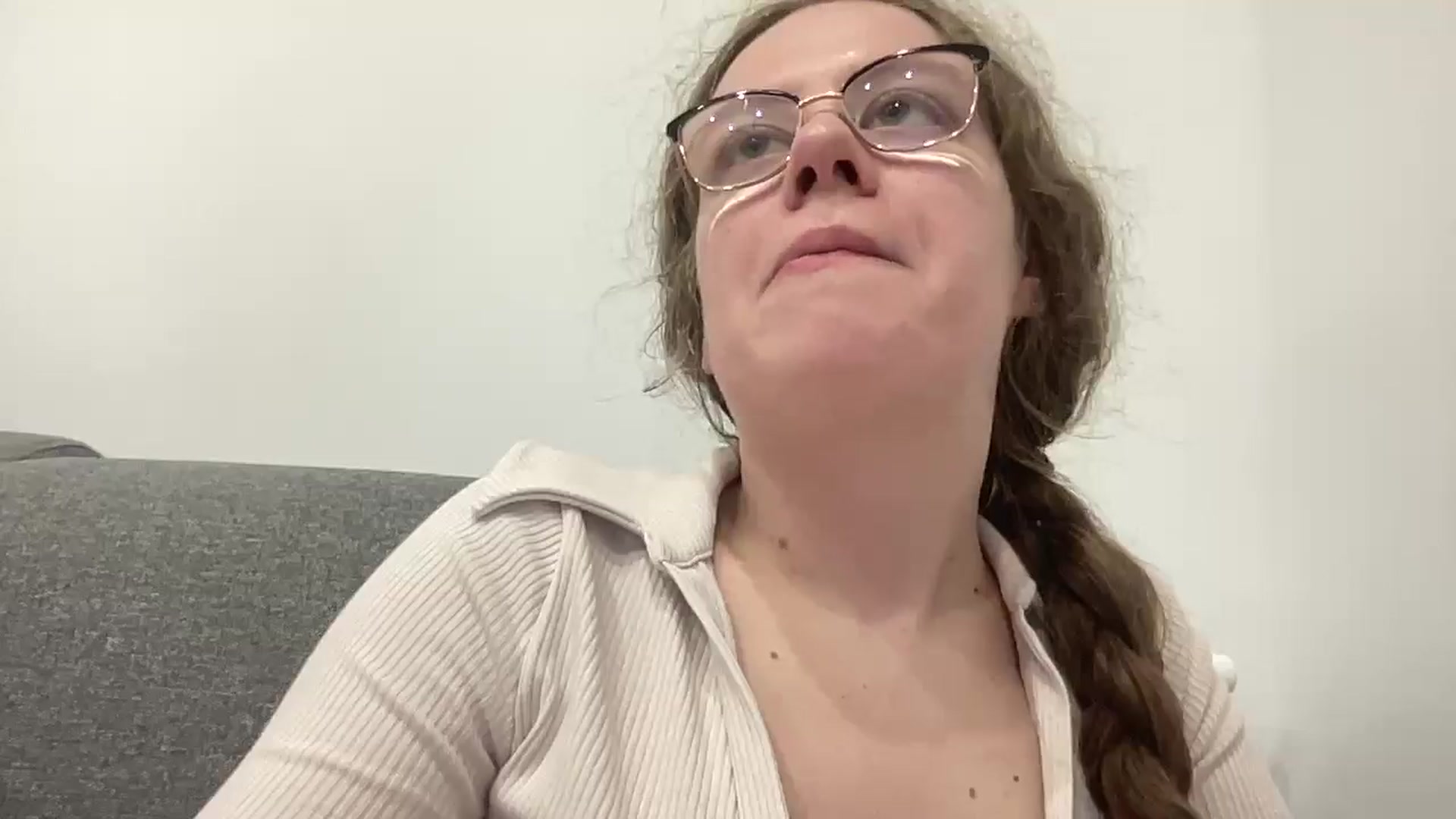Gallery image thumbnail from BlueFlowerr's myfreecams stream on, 04/15/2026, 20:44 image 17 of 20