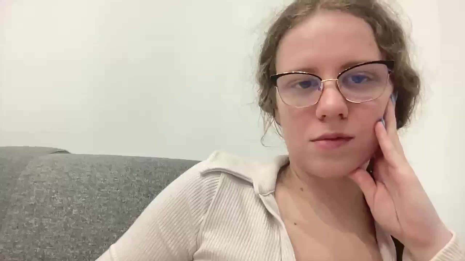 Gallery image thumbnail from BlueFlowerr's myfreecams stream on, 04/15/2026, 20:44 image 8 of 20