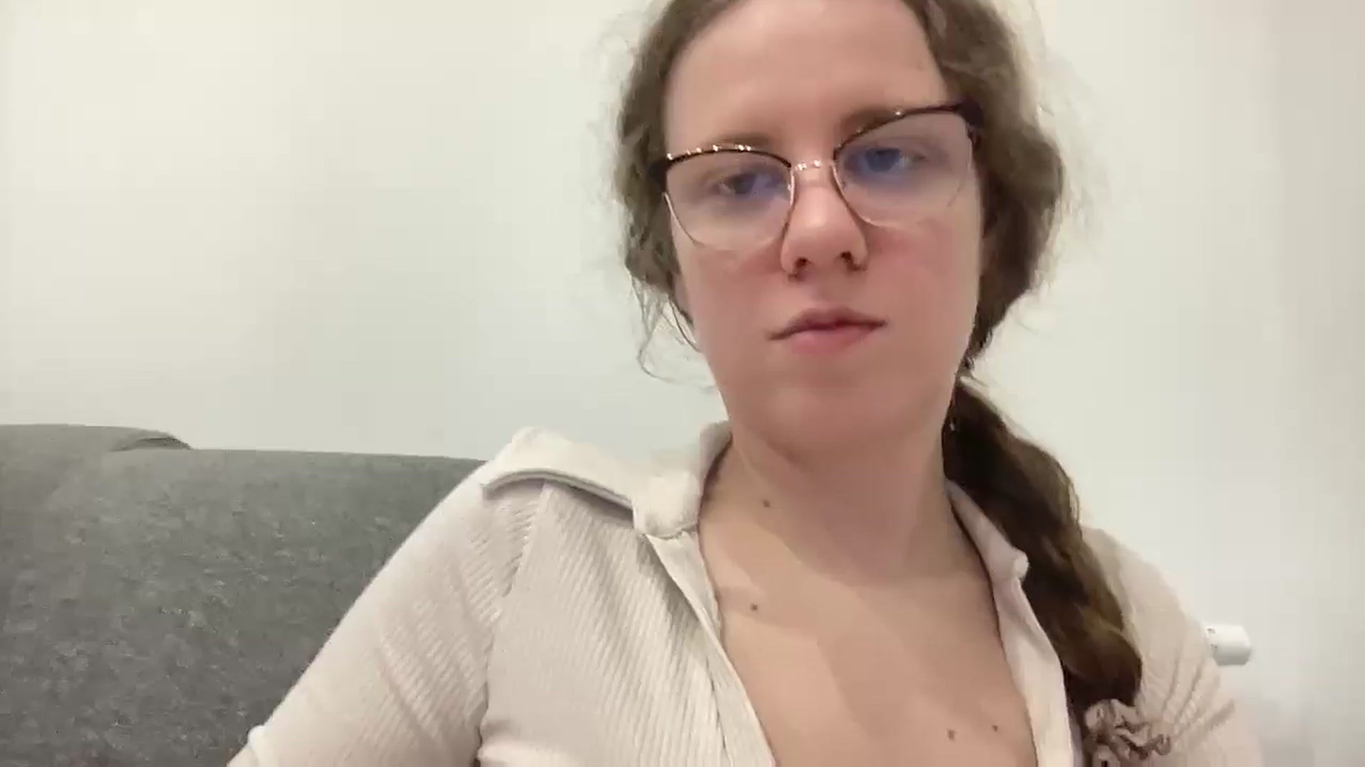 Gallery image thumbnail from BlueFlowerr's myfreecams stream on, 04/15/2026, 20:44 image 4 of 20