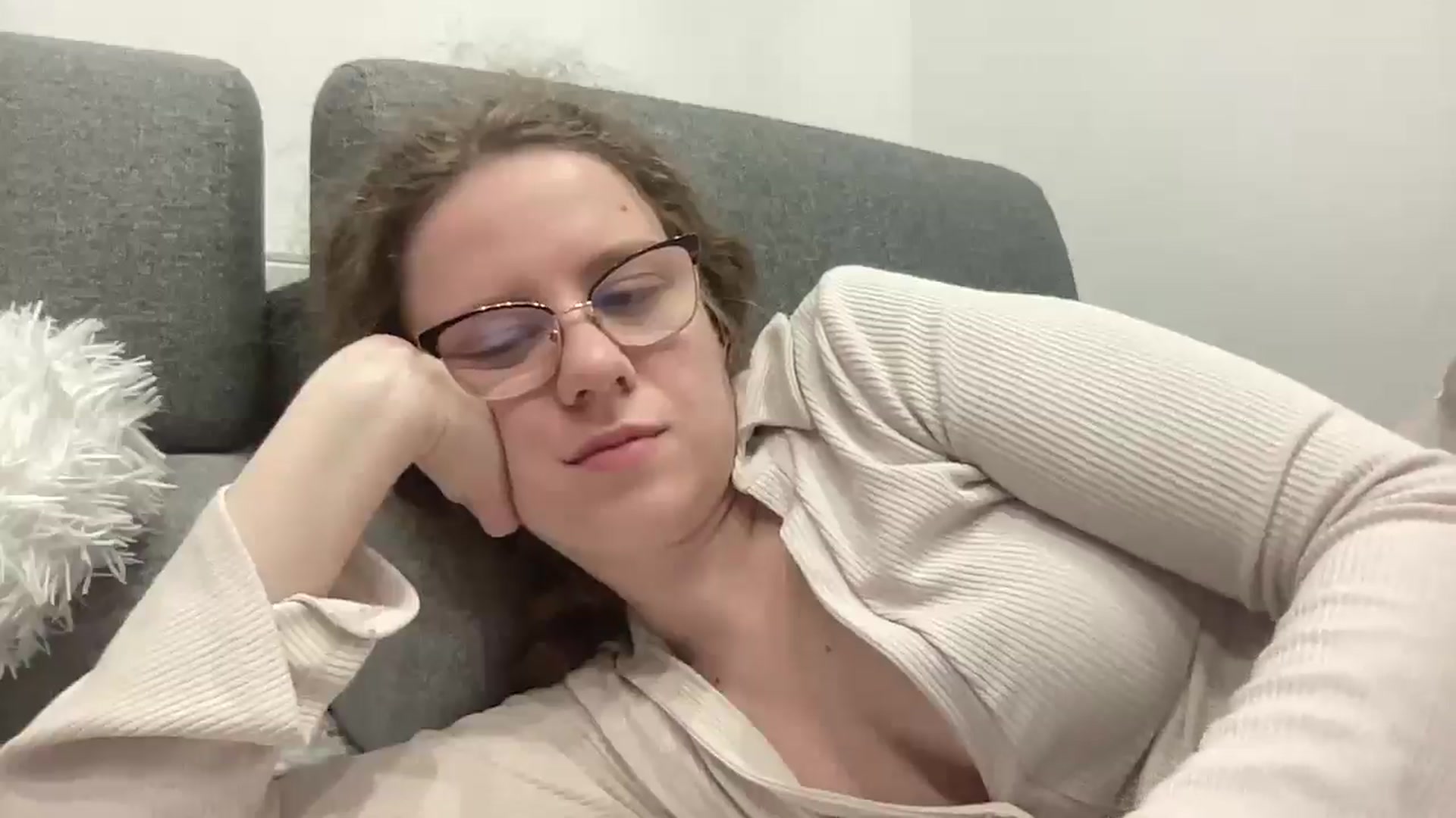 Gallery image thumbnail from BlueFlowerr's myfreecams stream on, 04/15/2026, 23:03 image 14 of 20