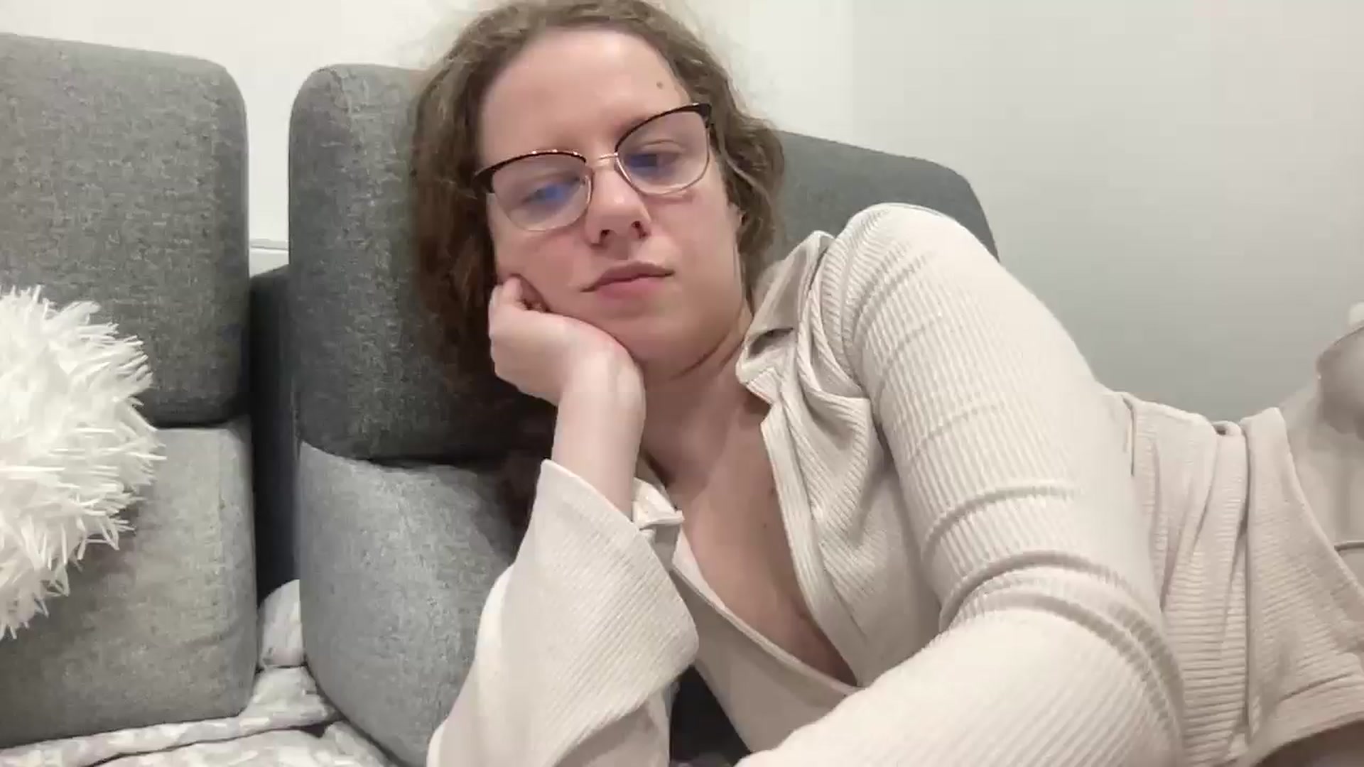 Gallery image thumbnail from BlueFlowerr's myfreecams stream on, 04/15/2026, 23:03 image 12 of 20