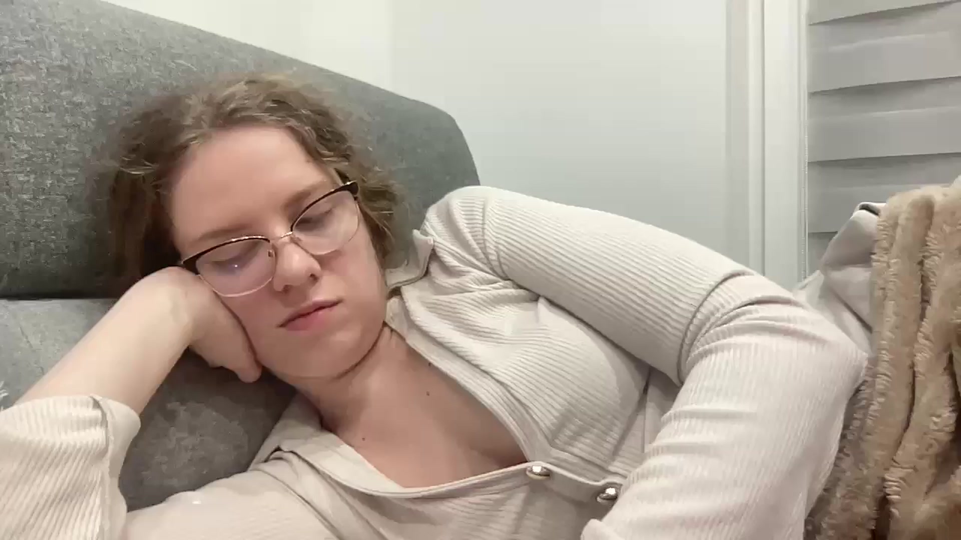 Gallery image thumbnail from BlueFlowerr's myfreecams stream on, 04/16/2026, 24:18 image 17 of 20