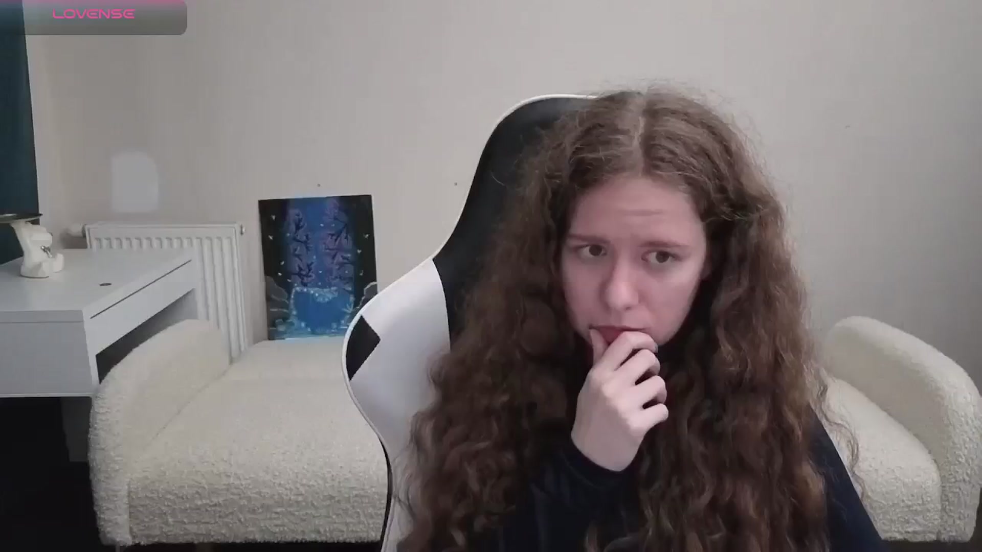 Gallery image thumbnail from BlueFlowerr's myfreecams stream on, 04/17/2026, 20:47 image 9 of 20