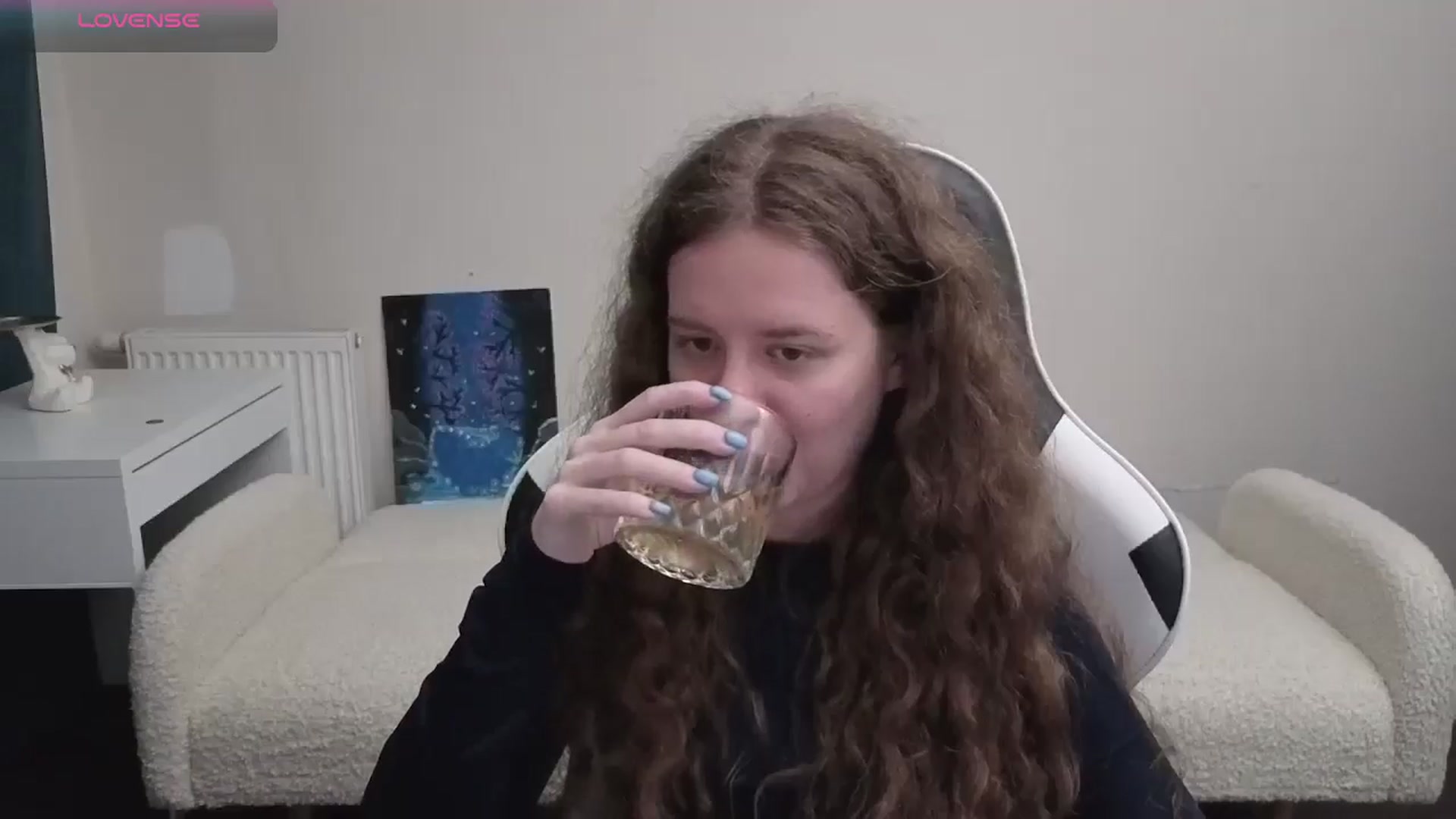 Gallery image thumbnail from BlueFlowerr's myfreecams stream on, 04/17/2026, 20:47 image 4 of 20