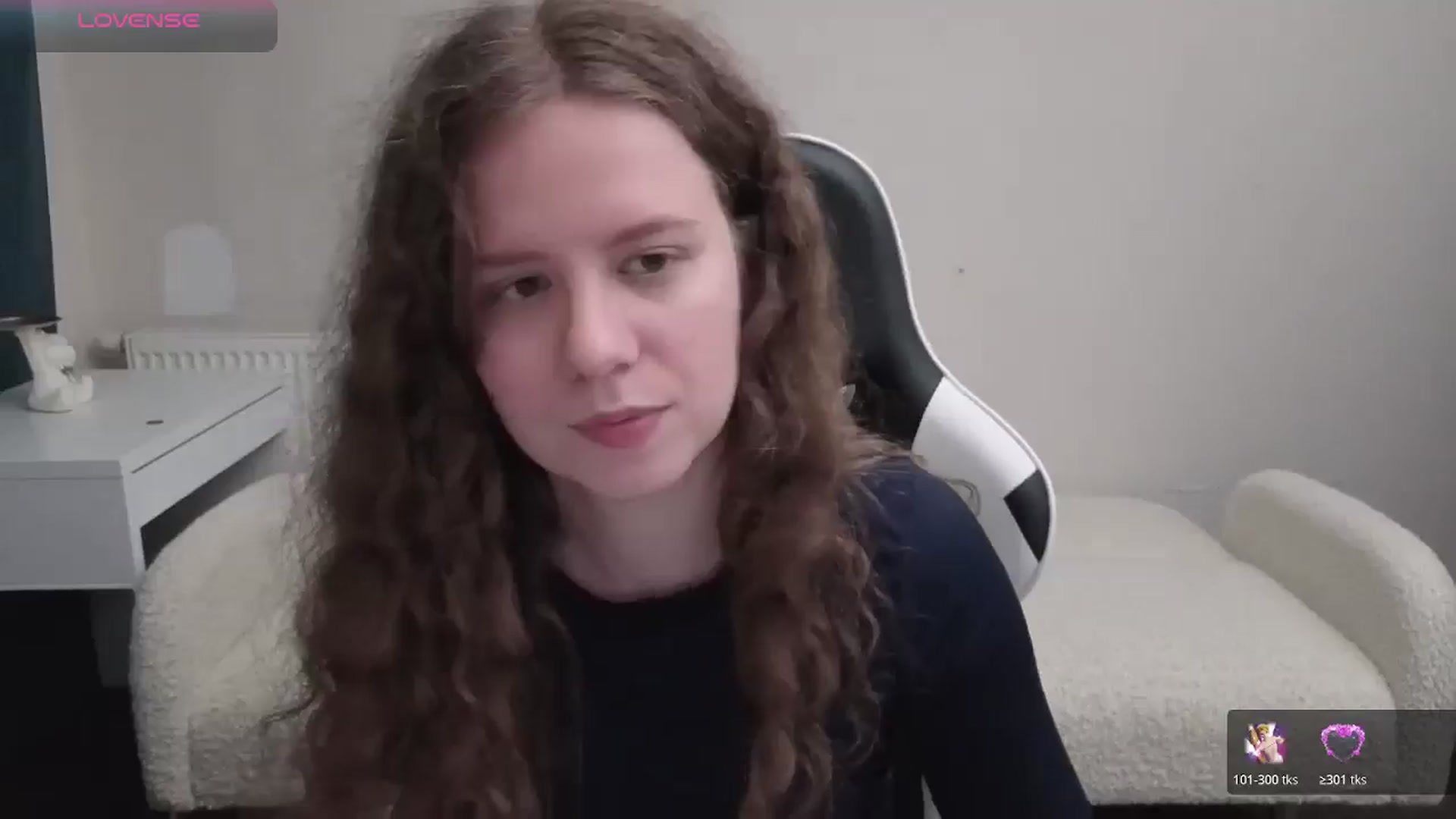 Gallery image thumbnail from BlueFlowerr's myfreecams stream on, 04/17/2026, 20:47 image 14 of 20