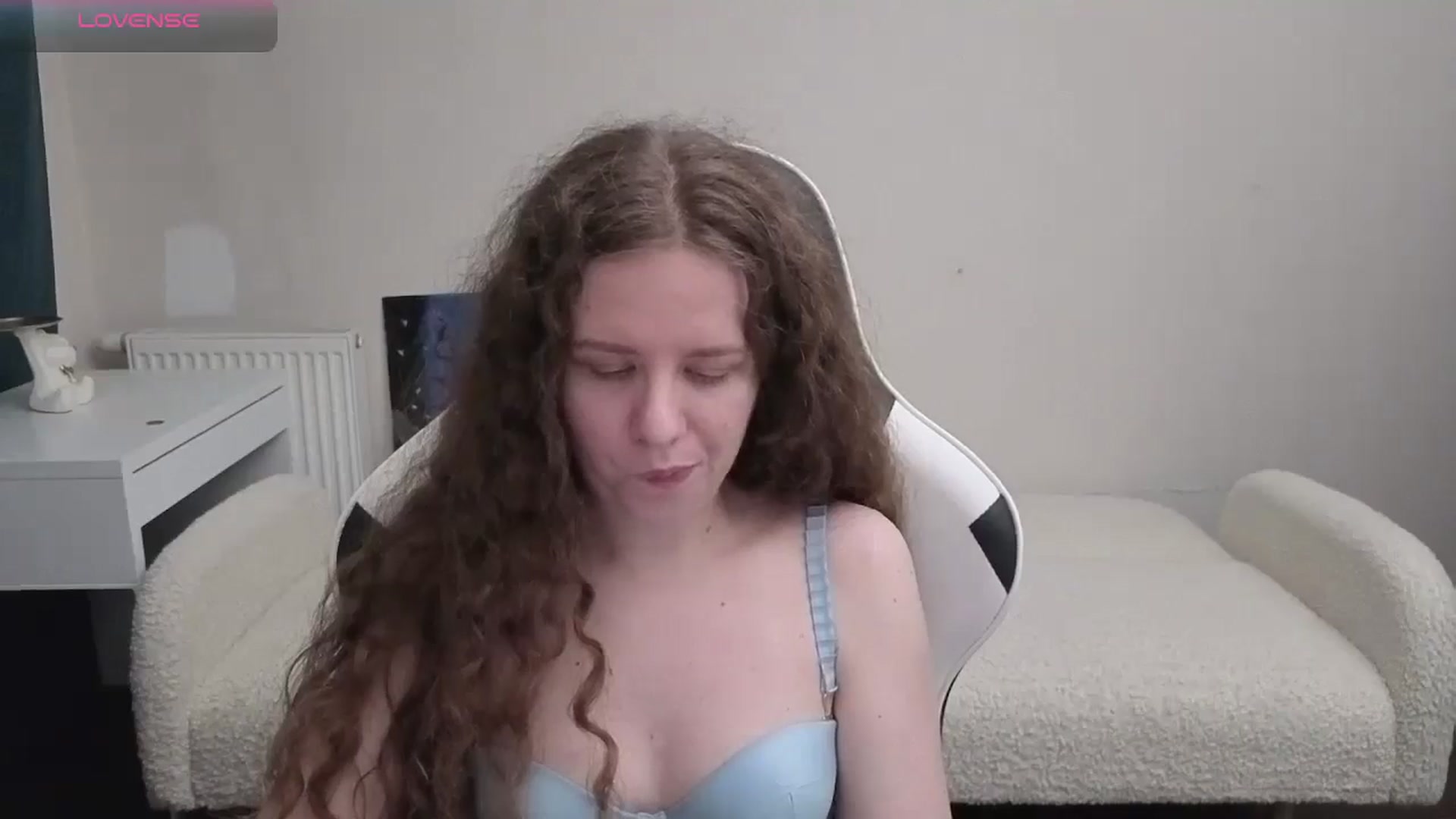 Gallery image thumbnail from BlueFlowerr's myfreecams stream on, 04/17/2026, 22:17 image 6 of 20