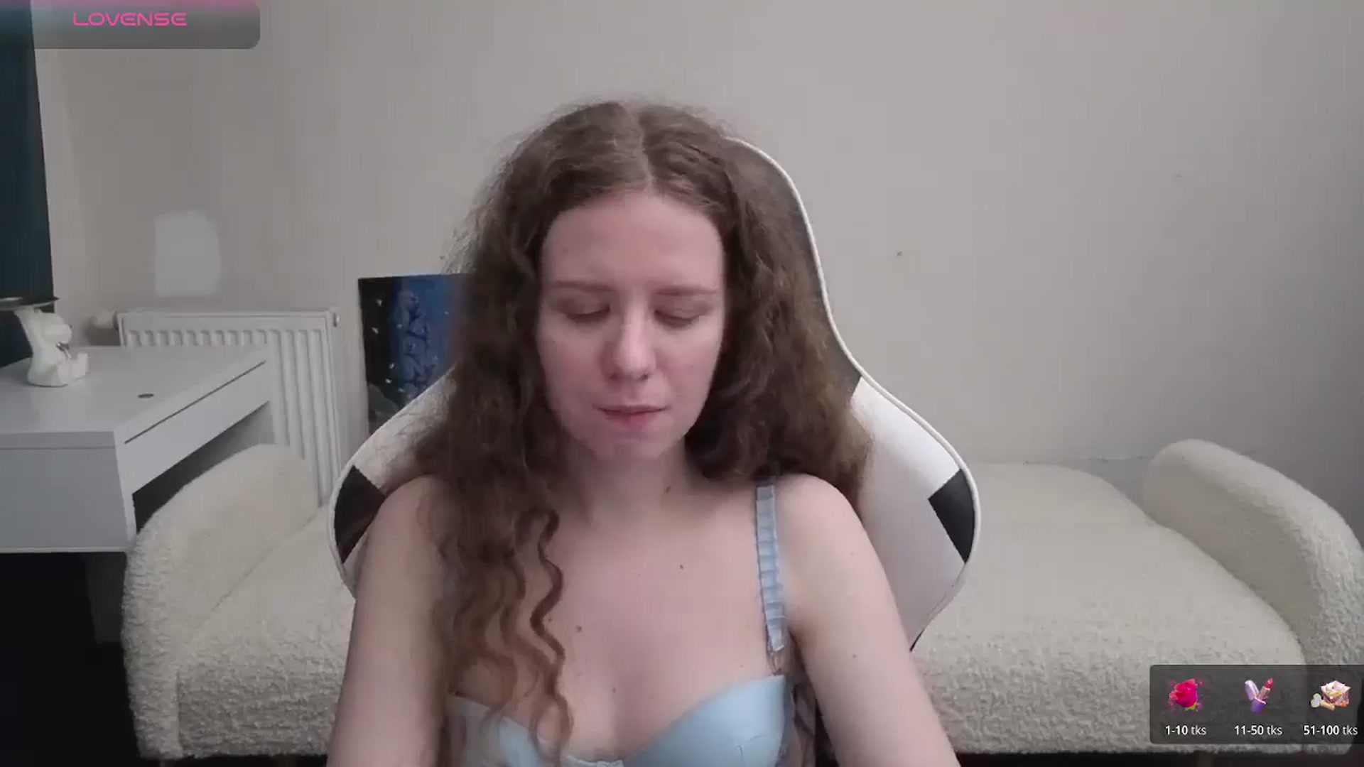 Gallery image thumbnail from BlueFlowerr's myfreecams stream on, 04/17/2026, 22:17 image 4 of 20