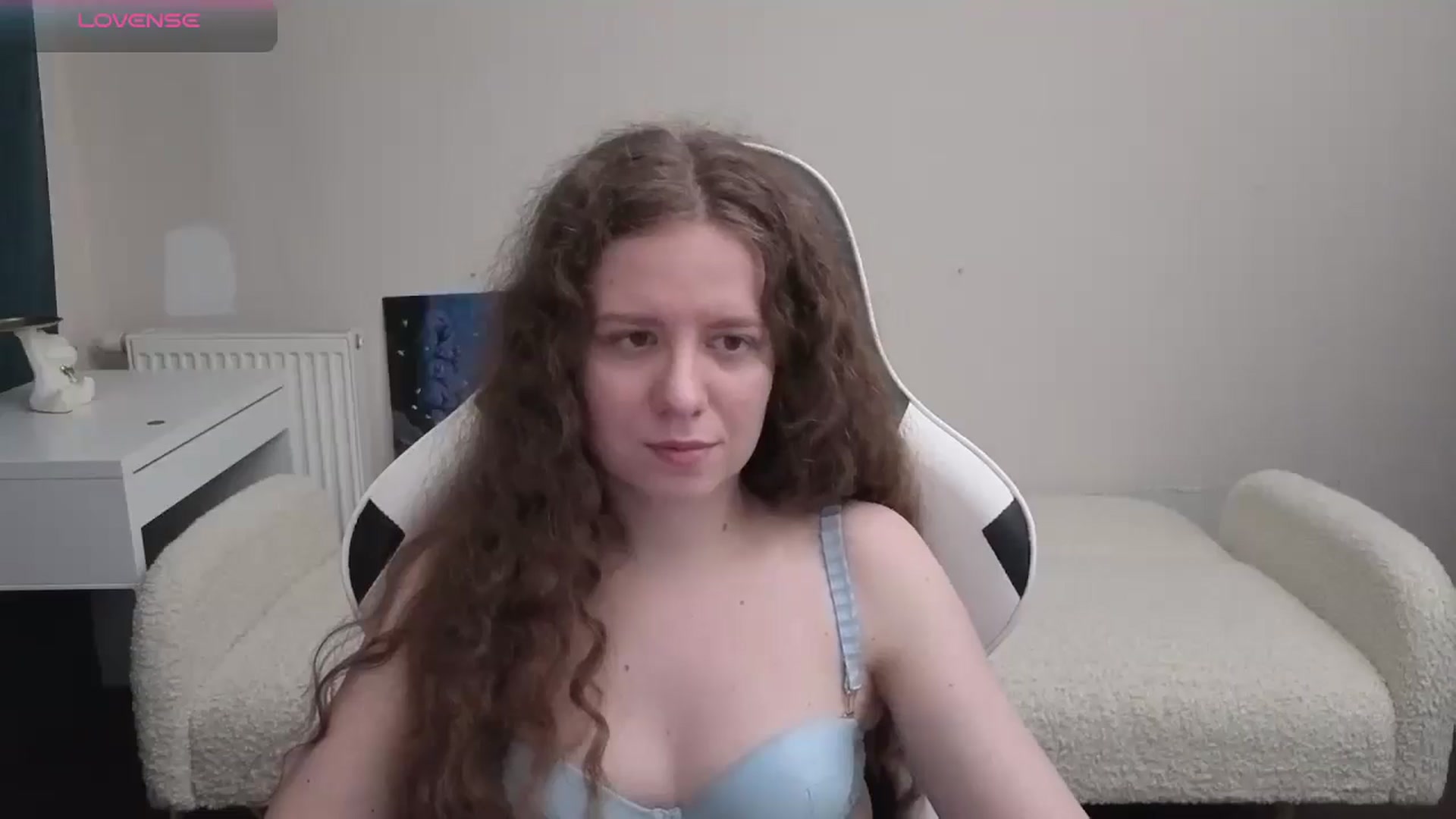 Gallery image thumbnail from BlueFlowerr's myfreecams stream on, 04/17/2026, 22:17 image 10 of 20