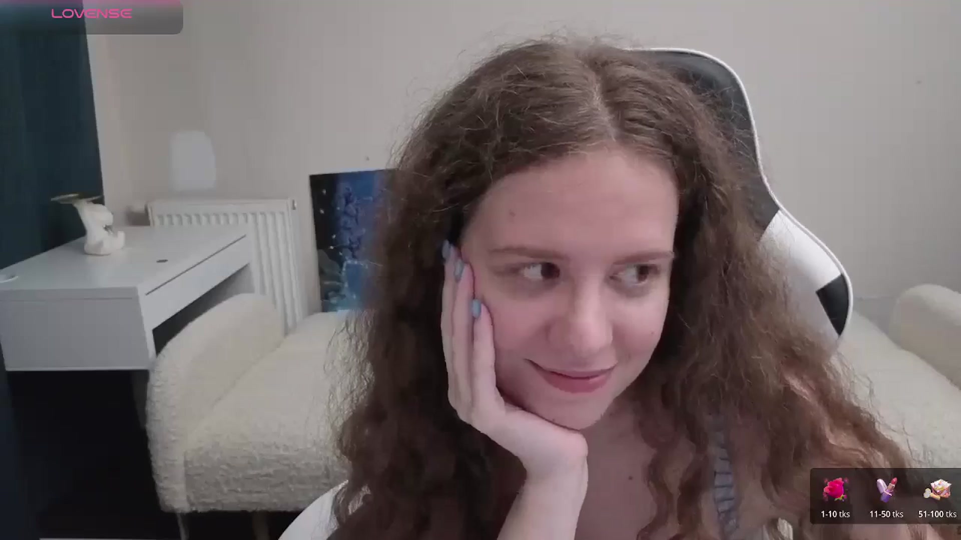 Gallery image thumbnail from BlueFlowerr's myfreecams stream on, 04/18/2026, 01:44 image 16 of 20