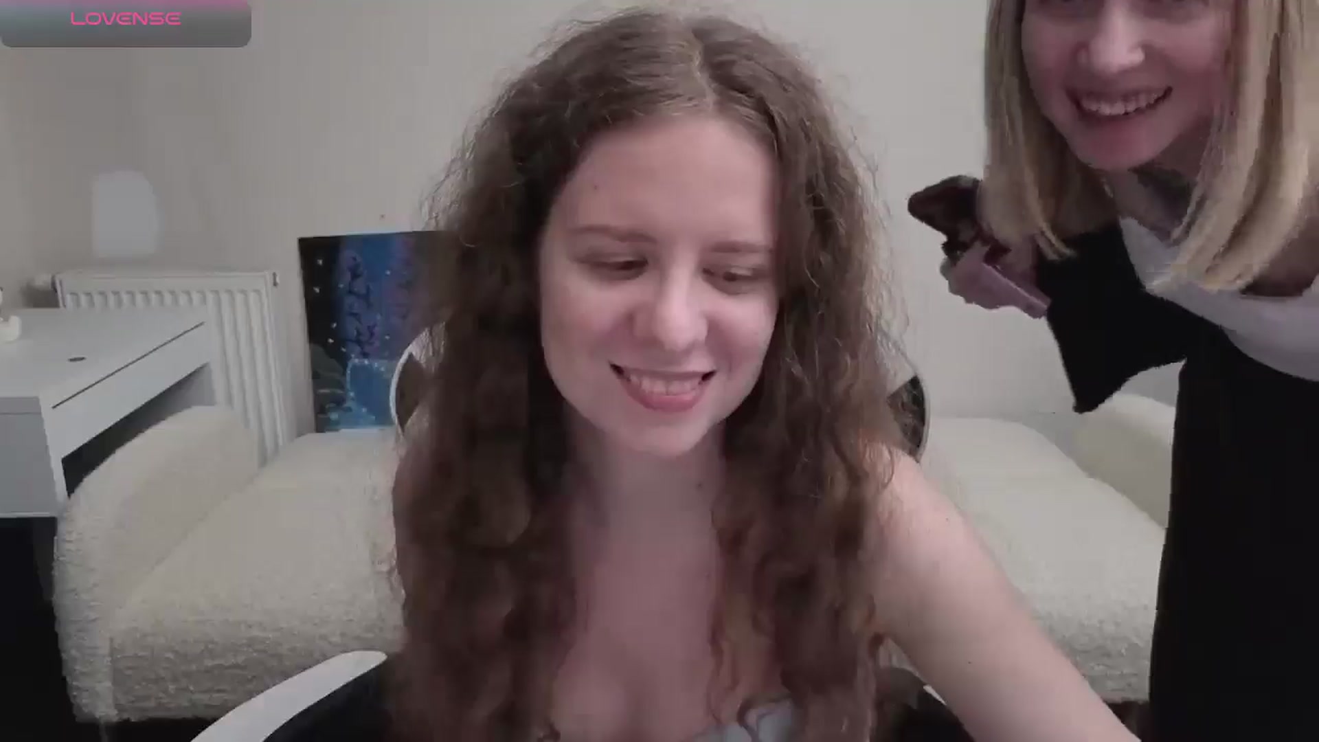 Gallery image thumbnail from BlueFlowerr's myfreecams stream on, 04/18/2026, 01:44 image 5 of 20