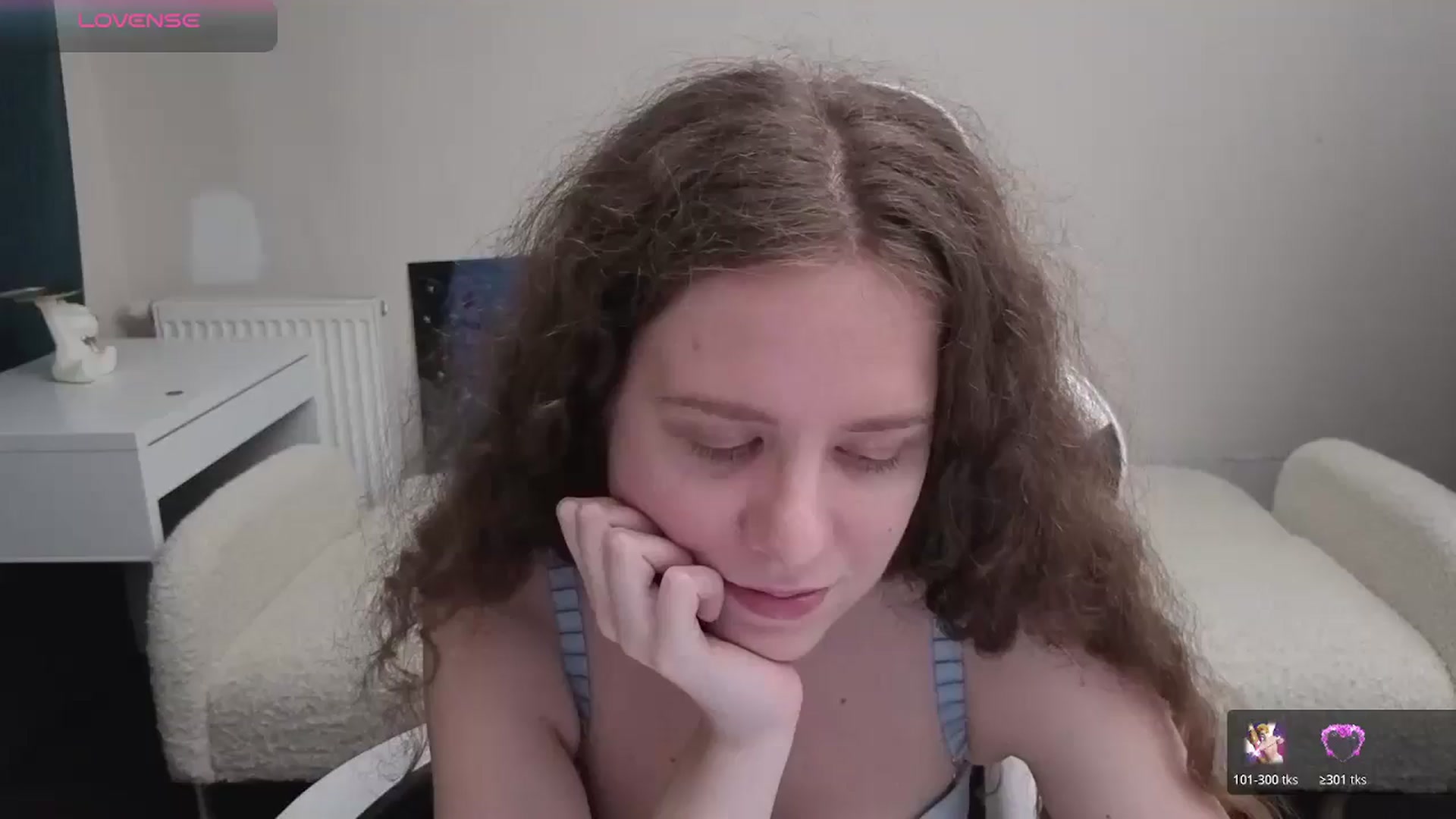 Gallery image thumbnail from BlueFlowerr's myfreecams stream on, 04/18/2026, 01:44 image 1 of 20