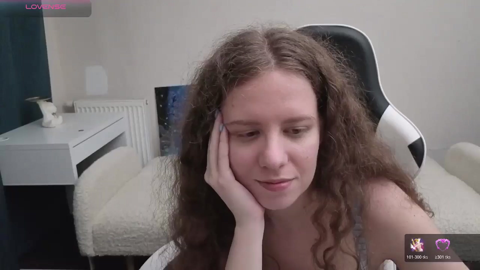 Gallery image thumbnail from BlueFlowerr's myfreecams stream on, 04/18/2026, 01:44 image 15 of 20