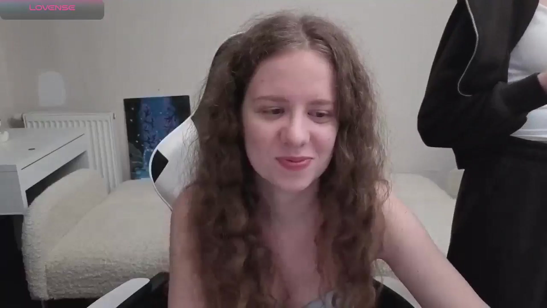 Gallery image thumbnail from BlueFlowerr's myfreecams stream on, 04/18/2026, 01:44 image 6 of 20