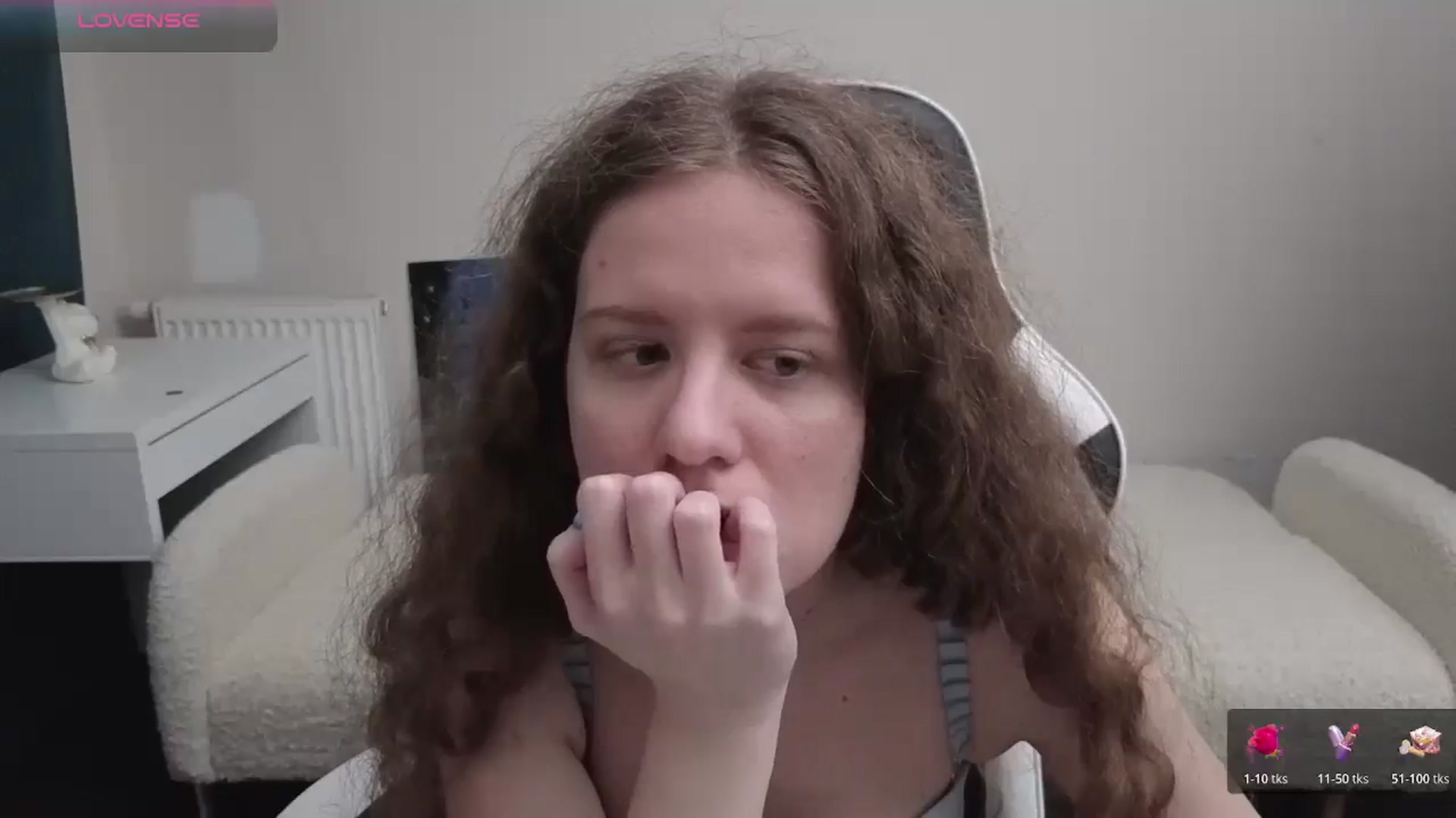 Gallery image thumbnail from BlueFlowerr's myfreecams stream on, 04/18/2026, 01:44 image 2 of 20