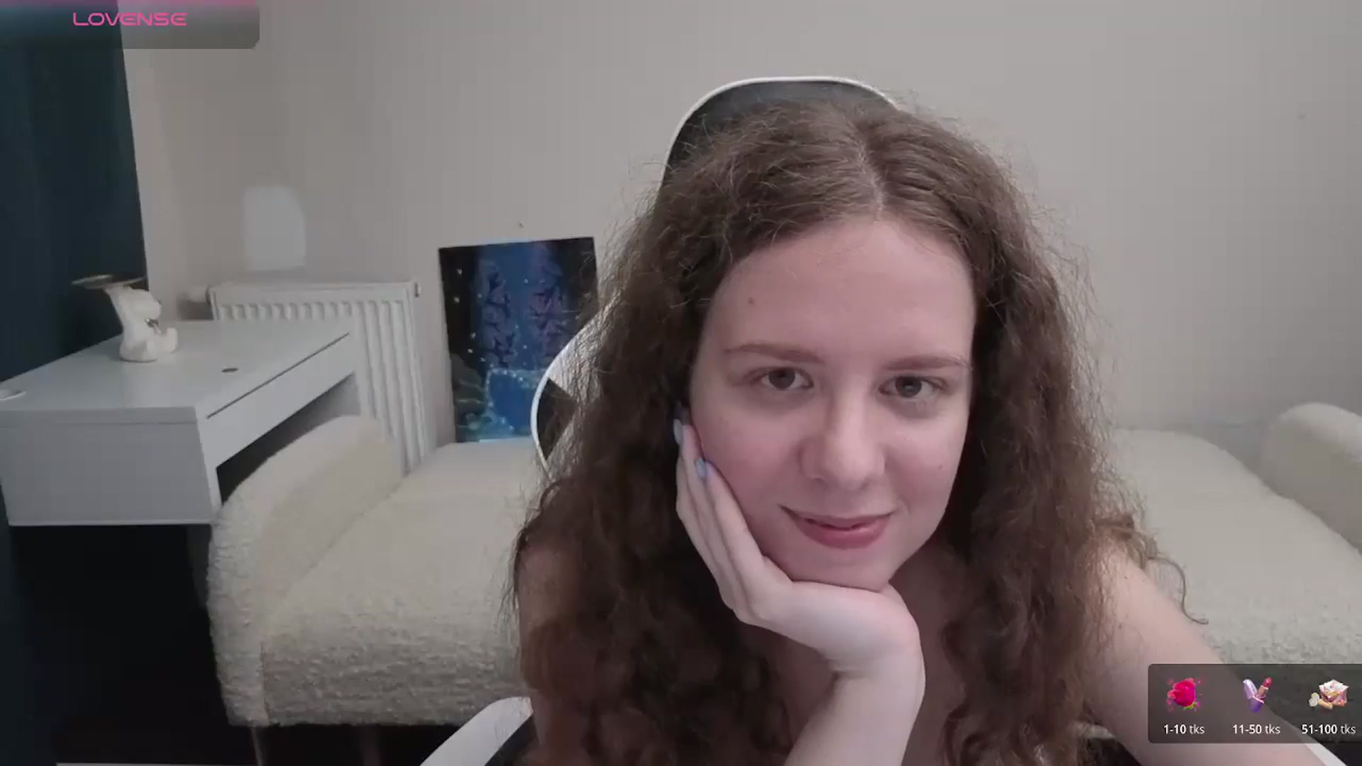 Gallery image thumbnail from BlueFlowerr's myfreecams stream on, 04/18/2026, 01:44 image 17 of 20