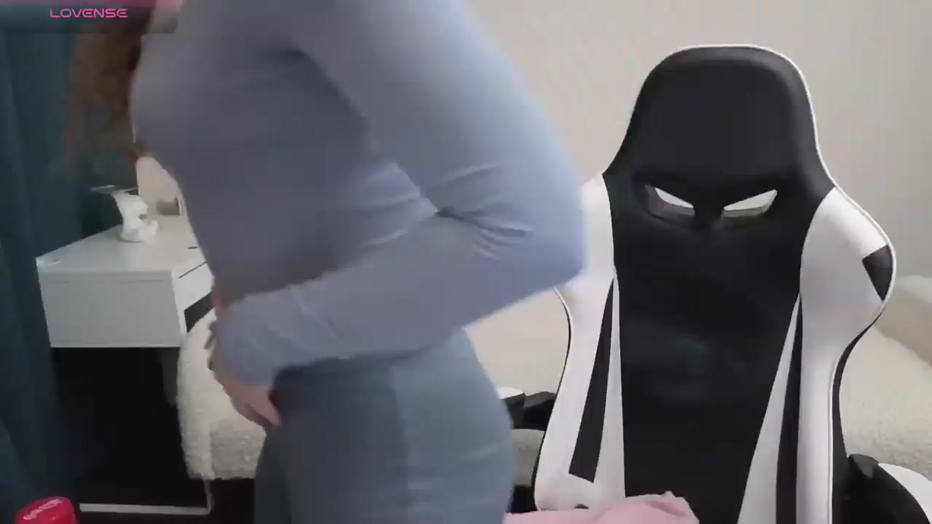 Gallery image thumbnail from BlueFlowerr's myfreecams stream on, 04/18/2026, 19:49 image 3 of 20