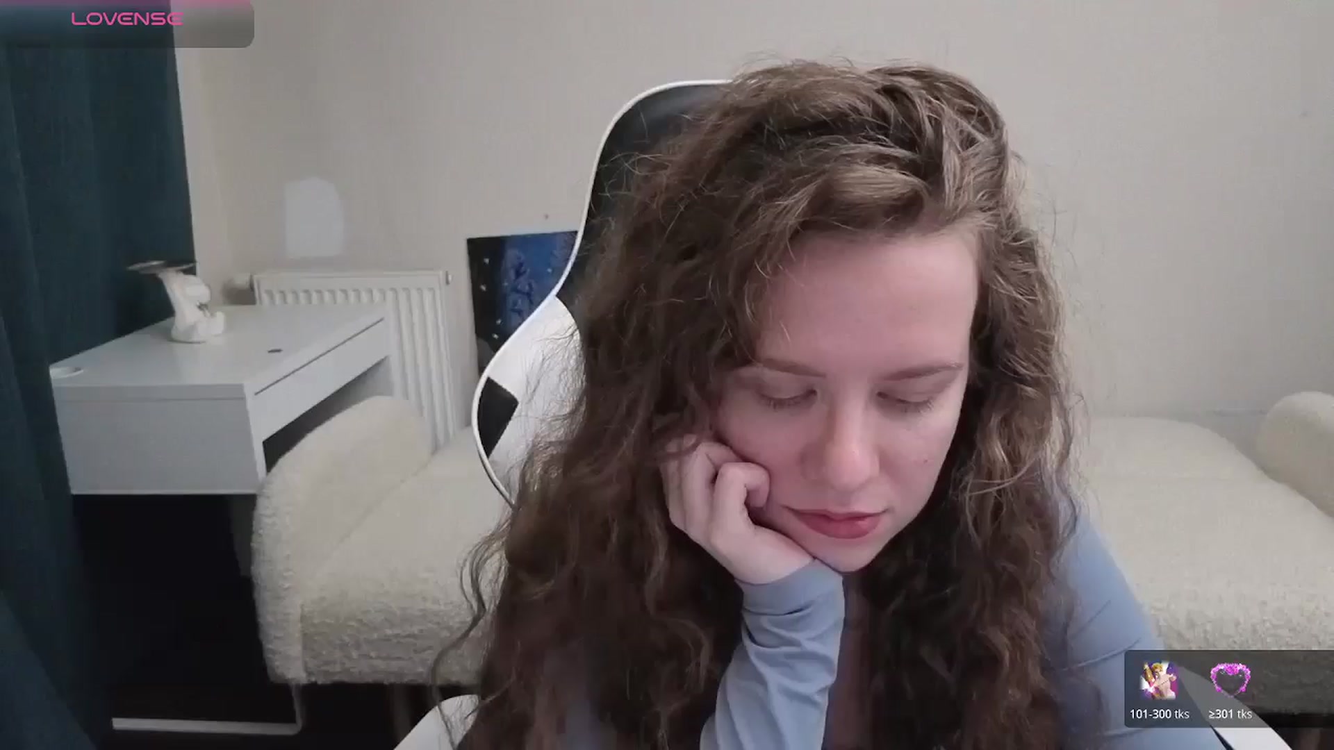 Gallery image thumbnail from BlueFlowerr's myfreecams stream on, 04/18/2026, 21:43 image 20 of 20