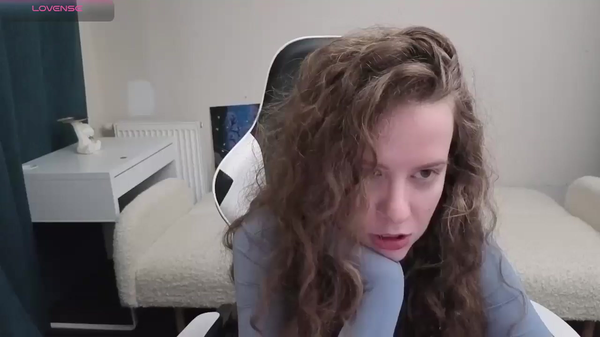 Gallery image thumbnail from BlueFlowerr's myfreecams stream on, 04/18/2026, 21:43 image 16 of 20