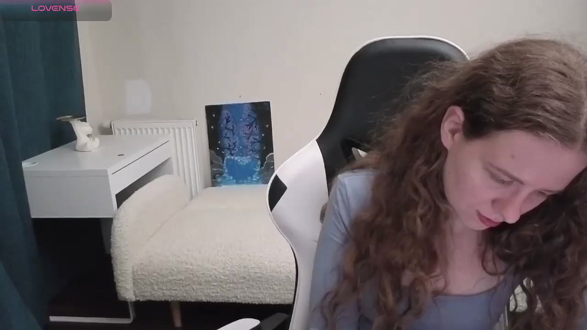 Gallery image thumbnail from BlueFlowerr's myfreecams stream on, 04/18/2026, 21:43 image 4 of 20