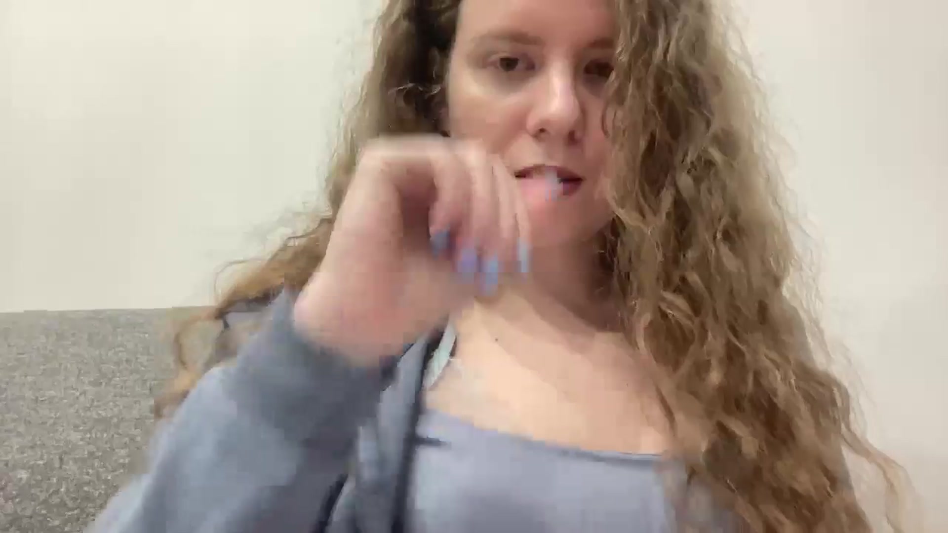 Gallery image thumbnail from BlueFlowerr's myfreecams stream on, 04/18/2026, 23:25 image 20 of 20