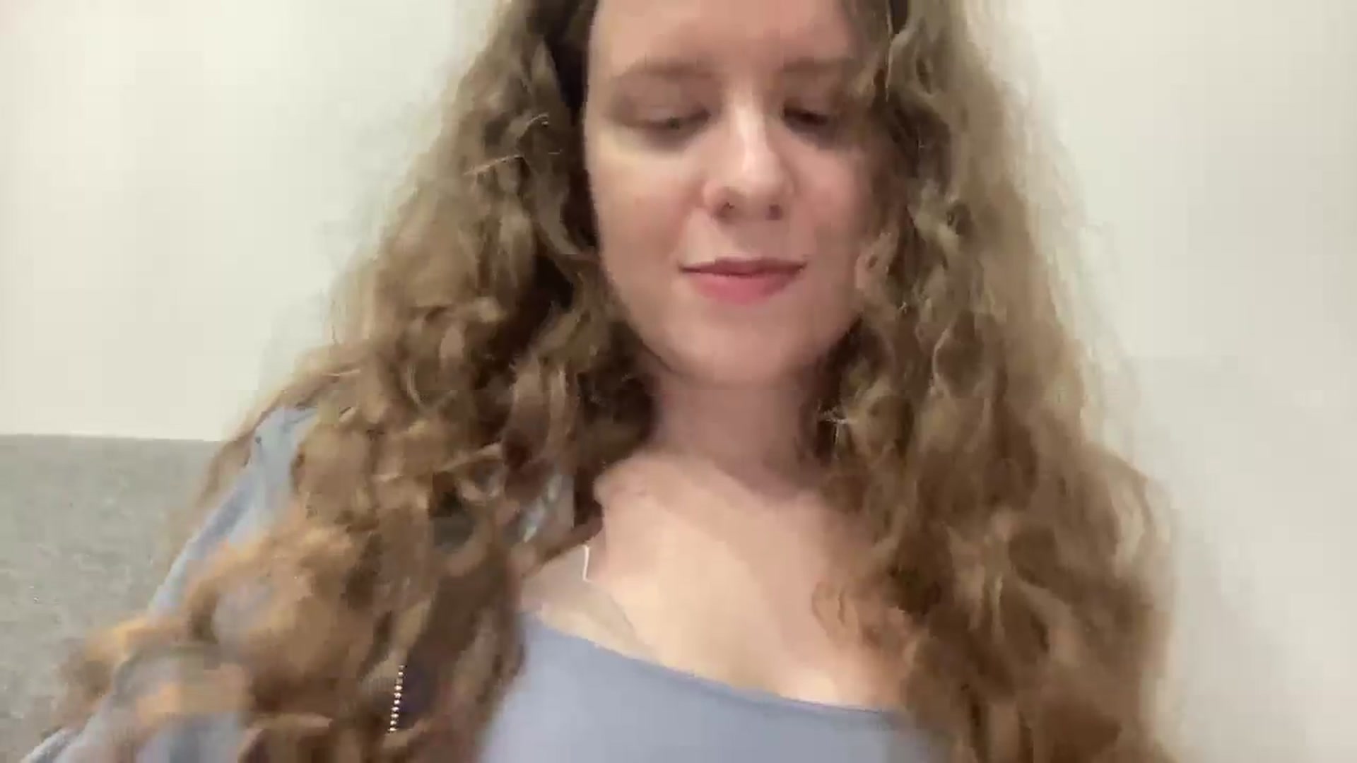 Gallery image thumbnail from BlueFlowerr's myfreecams stream on, 04/18/2026, 23:25 image 6 of 20