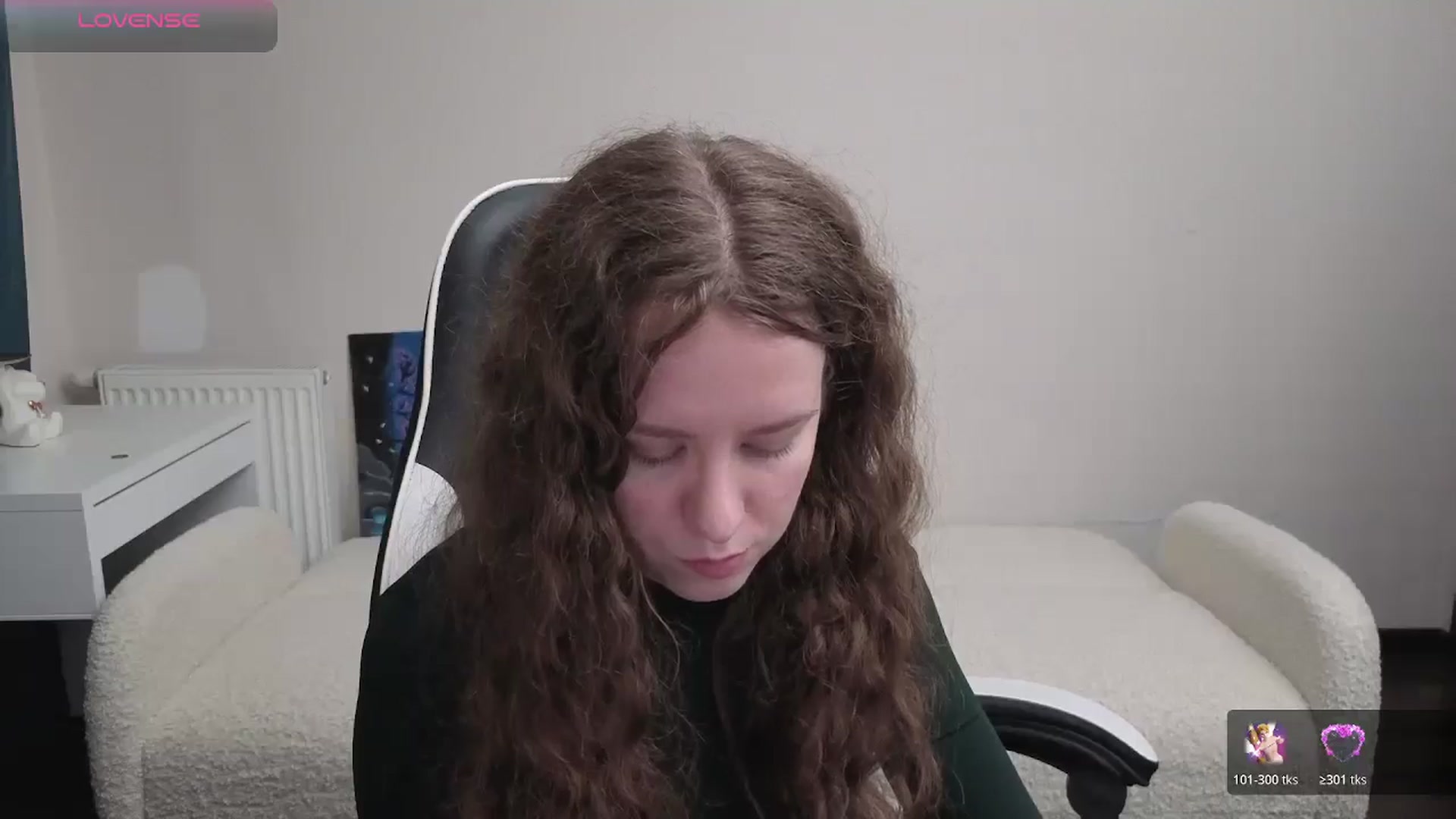 Gallery image thumbnail from BlueFlowerr's myfreecams stream on, 04/19/2026, 18:39 image 4 of 20
