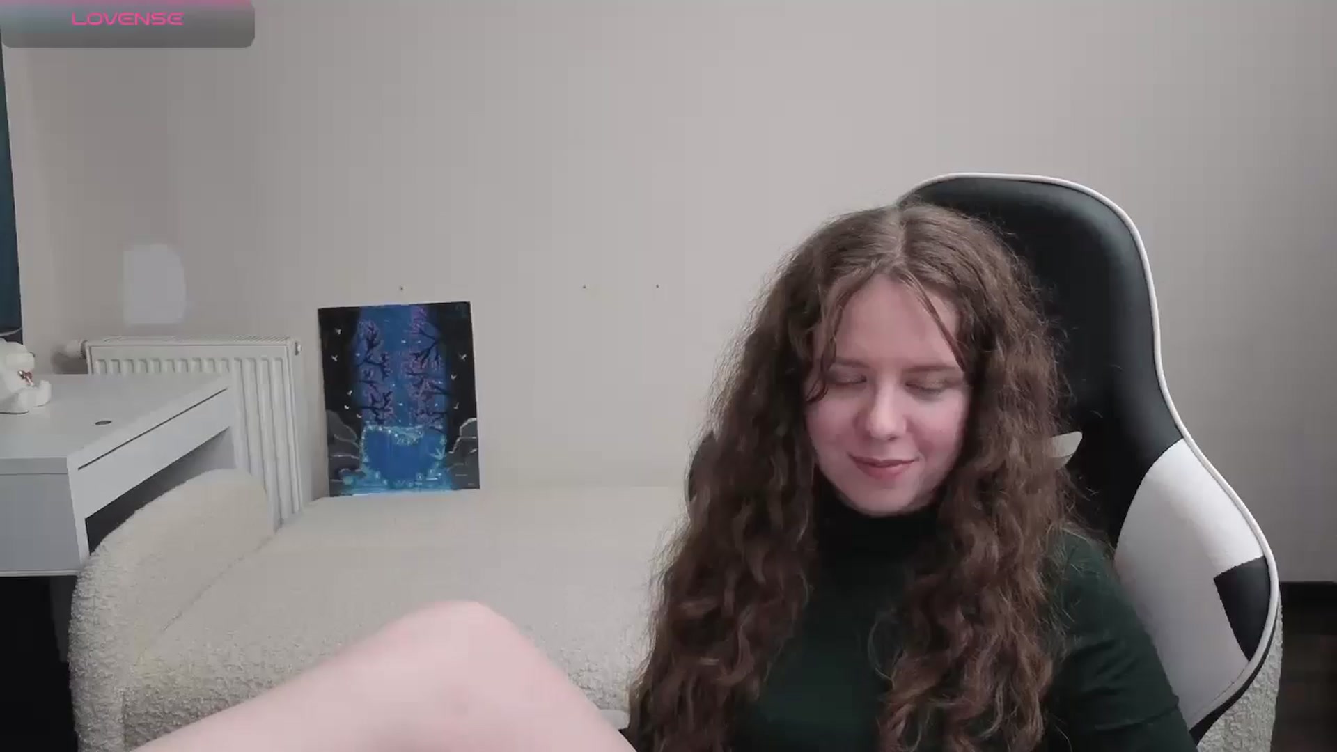 Gallery image thumbnail from BlueFlowerr's myfreecams stream on, 04/19/2026, 18:39 image 19 of 20