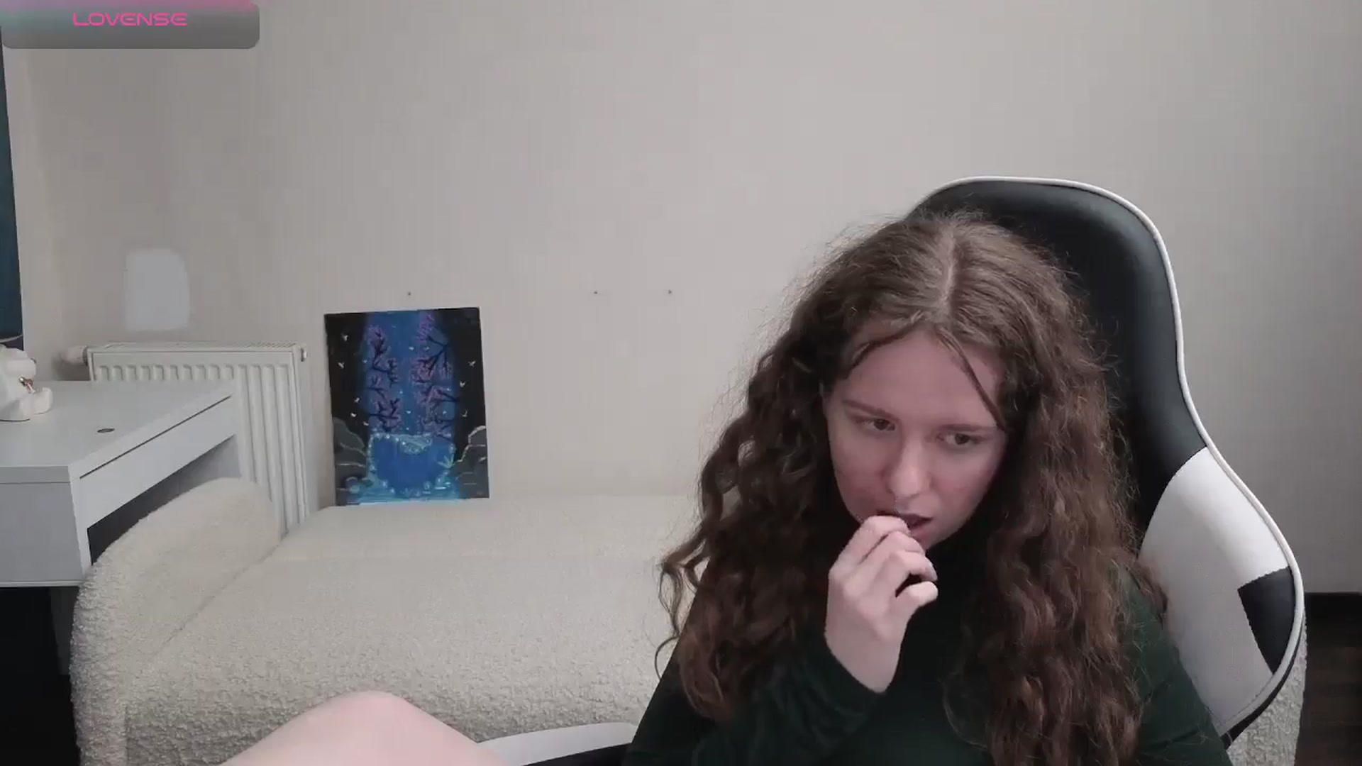 Gallery image thumbnail from BlueFlowerr's myfreecams stream on, 04/19/2026, 18:39 image 15 of 20