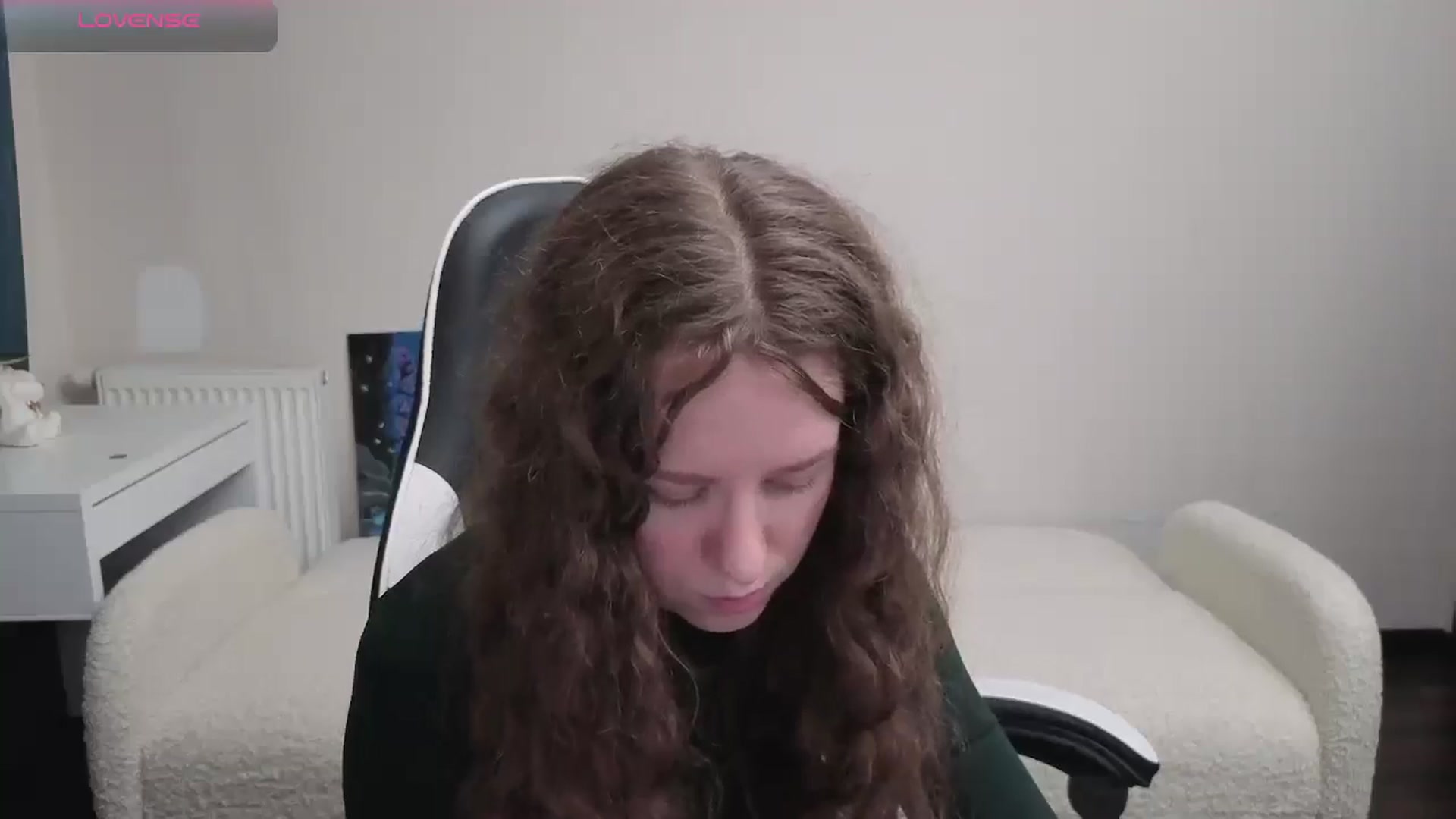 Gallery image thumbnail from BlueFlowerr's myfreecams stream on, 04/19/2026, 18:39 image 3 of 20