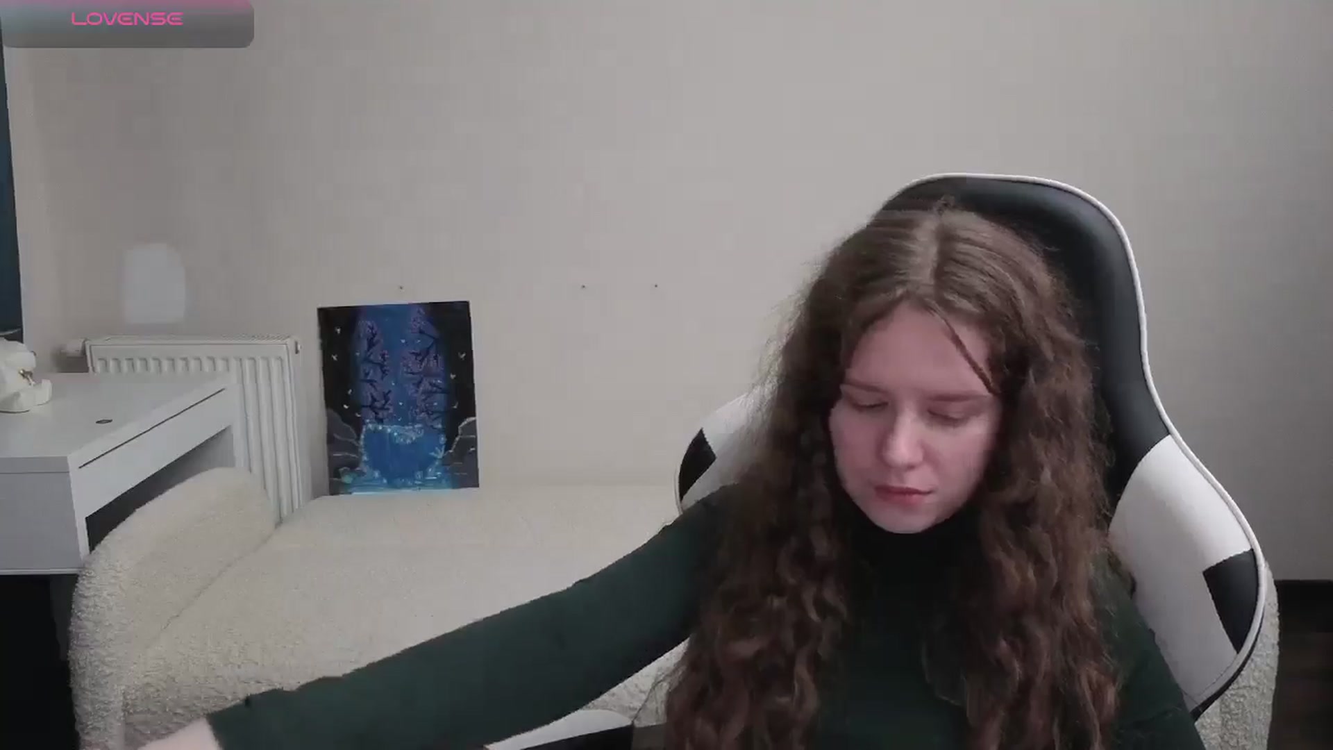 Gallery image thumbnail from BlueFlowerr's myfreecams stream on, 04/19/2026, 18:39 image 14 of 20