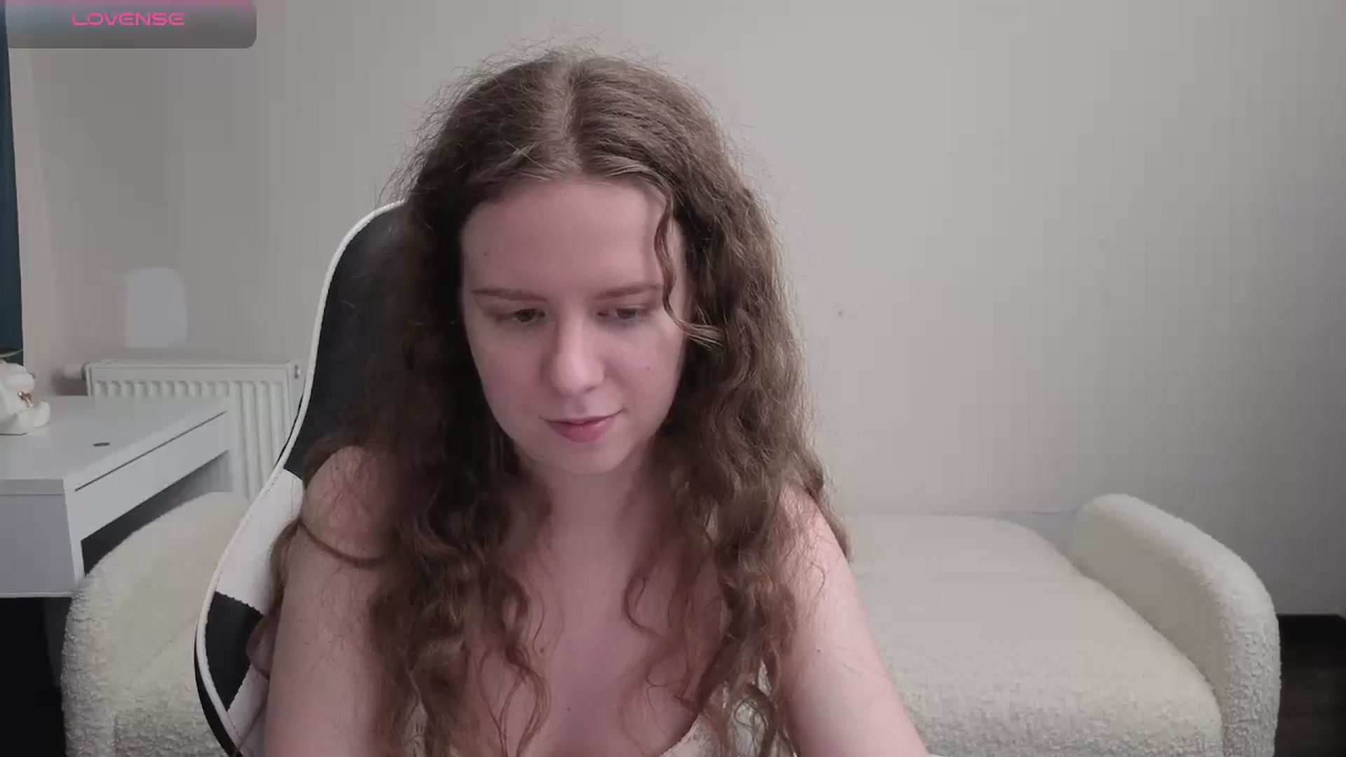 Gallery image thumbnail from BlueFlowerr's myfreecams stream on, 04/19/2026, 20:47 image 19 of 20