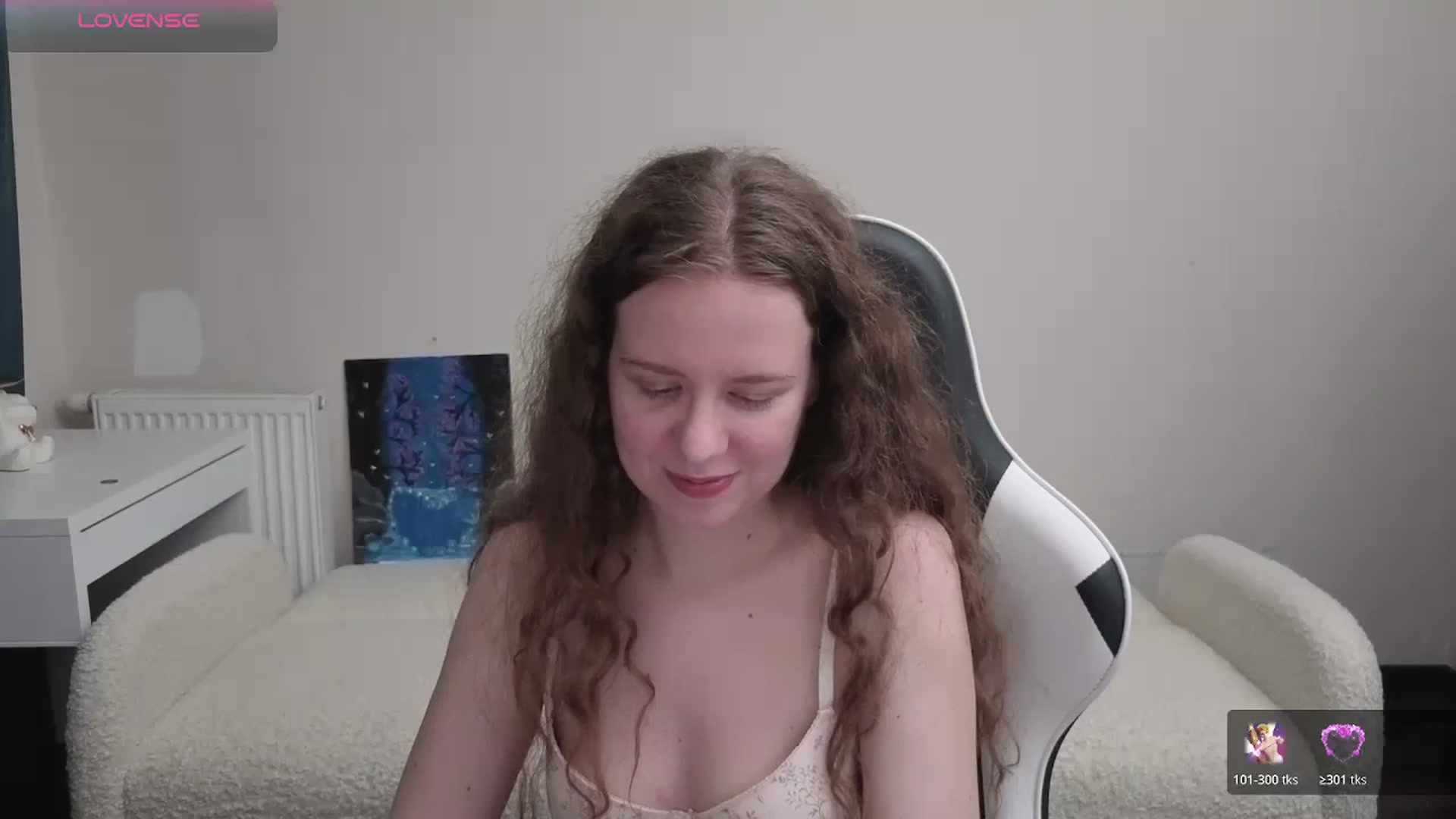 Gallery image thumbnail from BlueFlowerr's myfreecams stream on, 04/19/2026, 20:47 image 8 of 20