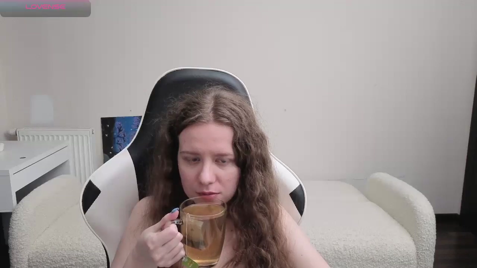 Gallery image thumbnail from BlueFlowerr's myfreecams stream on, 04/19/2026, 21:31 image 7 of 20
