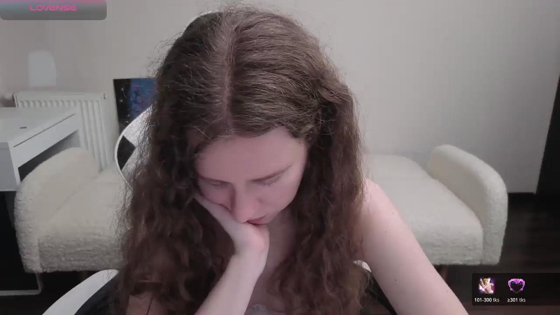 Gallery image thumbnail from BlueFlowerr's myfreecams stream on, 04/19/2026, 21:31 image 3 of 20