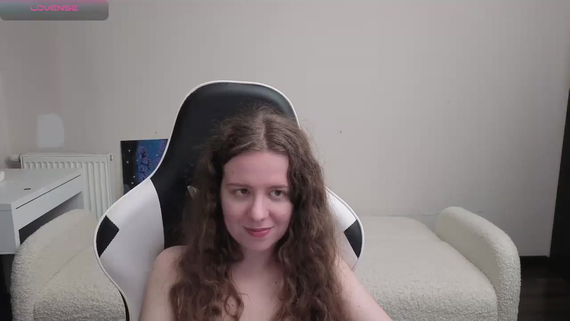 Gallery image thumbnail from BlueFlowerr's myfreecams stream on, 04/19/2026, 21:31 image 9 of 20