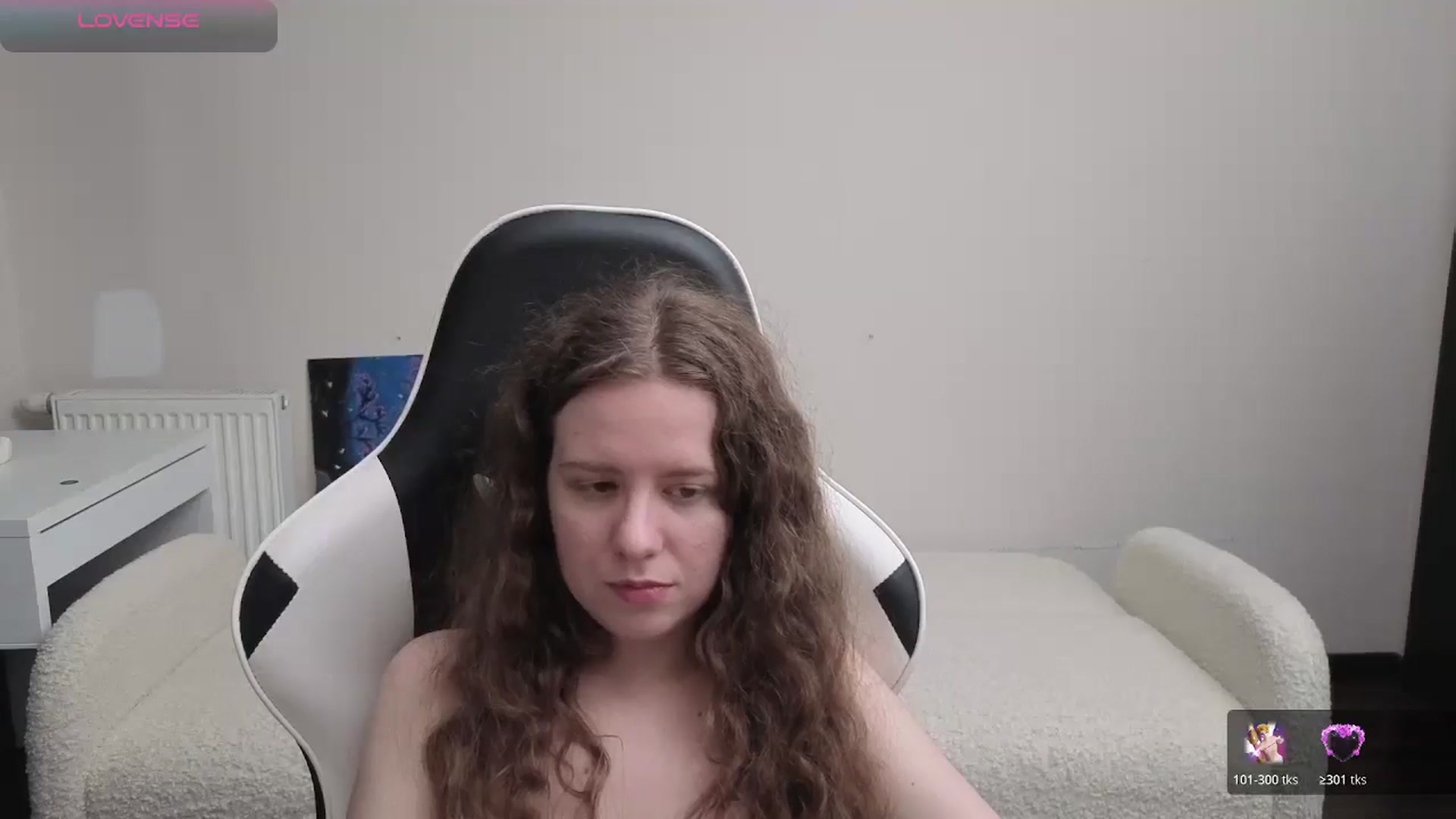Gallery image thumbnail from BlueFlowerr's myfreecams stream on, 04/19/2026, 21:31 image 10 of 20
