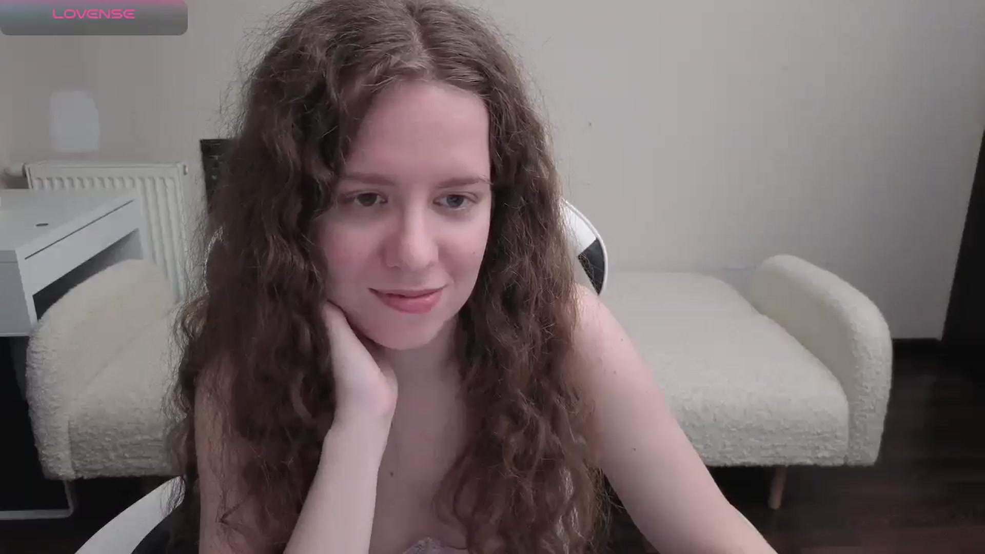 Gallery image thumbnail from BlueFlowerr's myfreecams stream on, 04/19/2026, 21:31 image 4 of 20