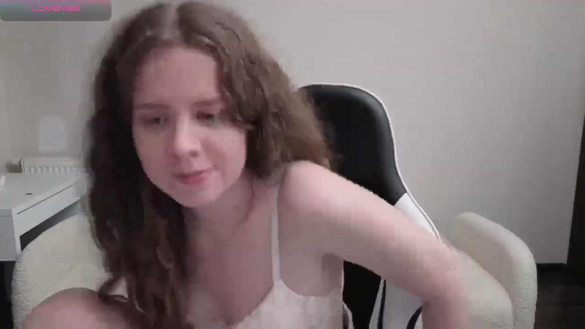 Gallery image thumbnail from BlueFlowerr's myfreecams stream on, 04/19/2026, 22:39 image 8 of 20