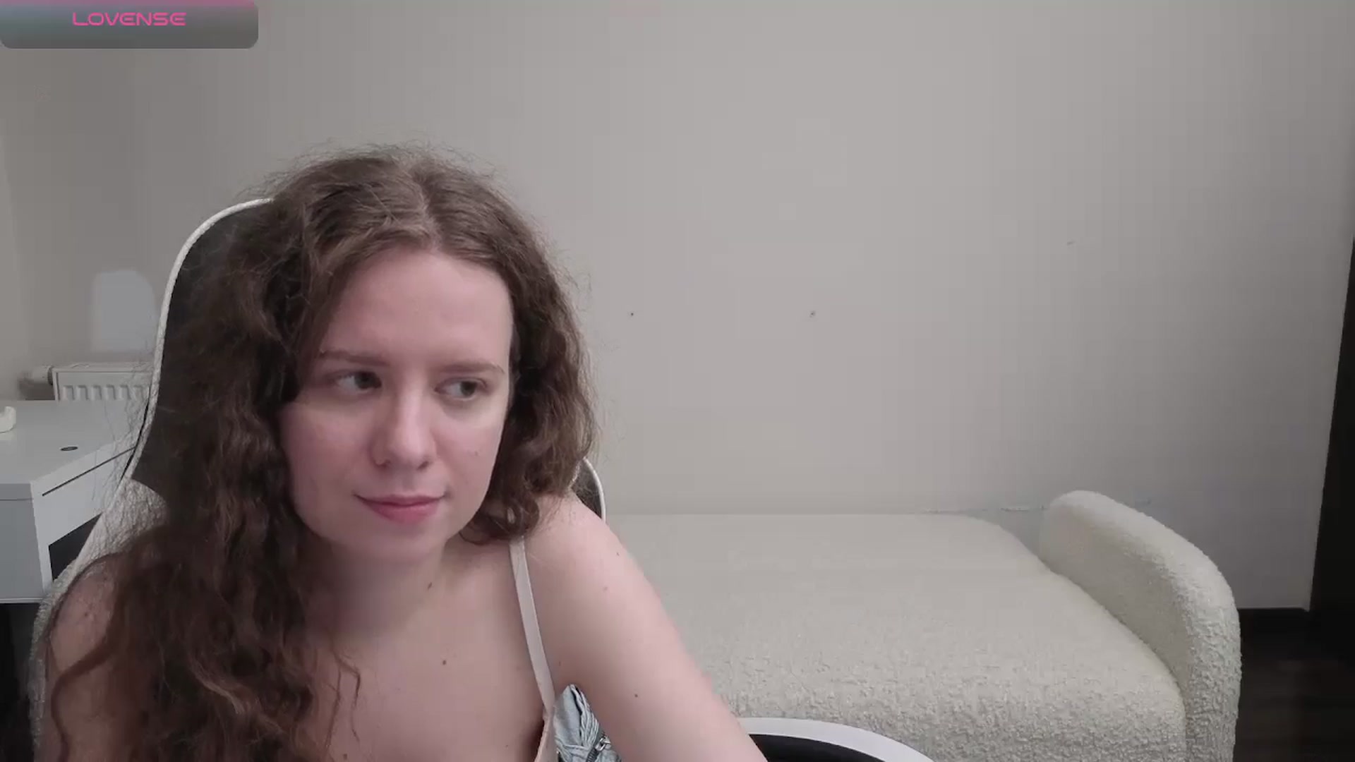 Gallery image thumbnail from BlueFlowerr's myfreecams stream on, 04/19/2026, 22:39 image 10 of 20
