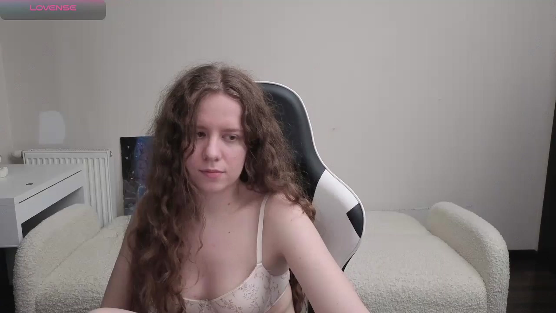 Gallery image thumbnail from BlueFlowerr's myfreecams stream on, 04/19/2026, 22:39 image 14 of 20