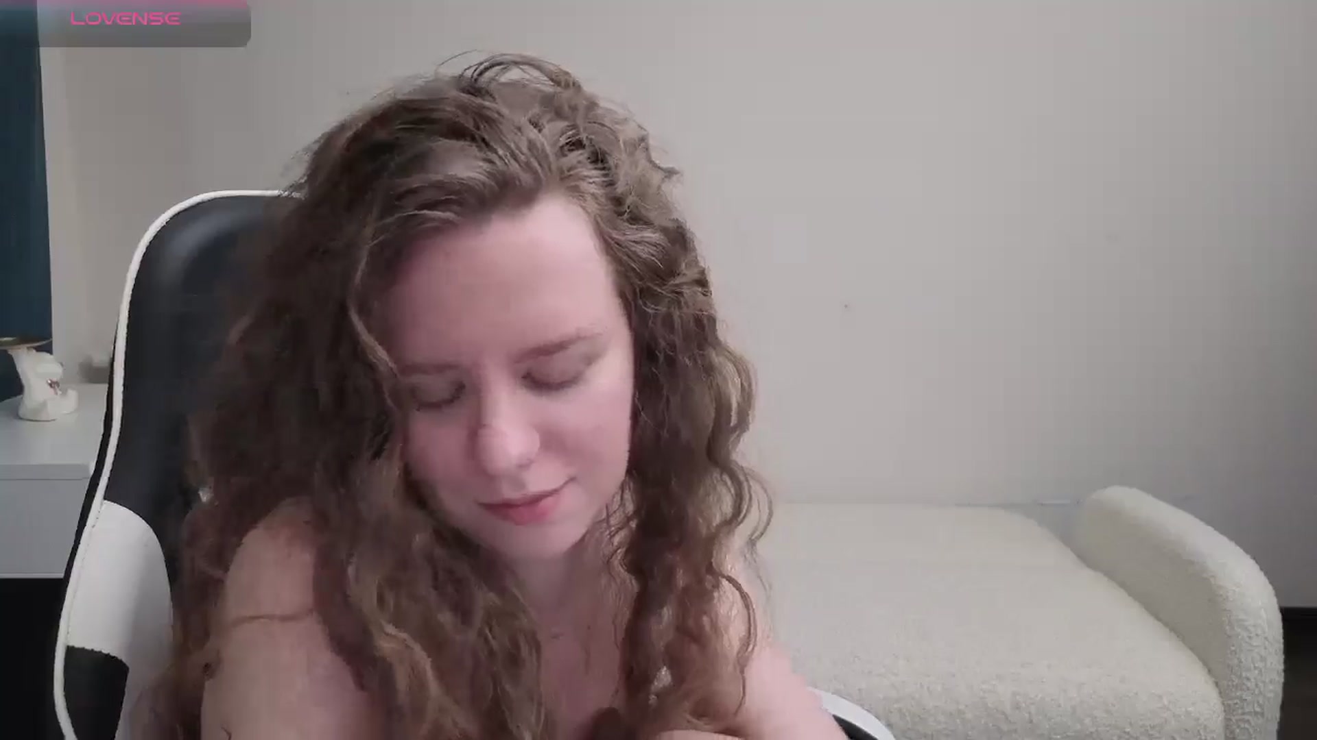 Gallery image thumbnail from BlueFlowerr's myfreecams stream on, 04/20/2026, 24:19 image 17 of 20
