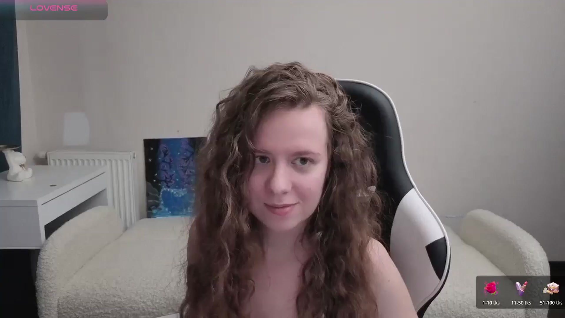 Gallery image thumbnail from BlueFlowerr's myfreecams stream on, 04/20/2026, 24:20 image 5 of 20