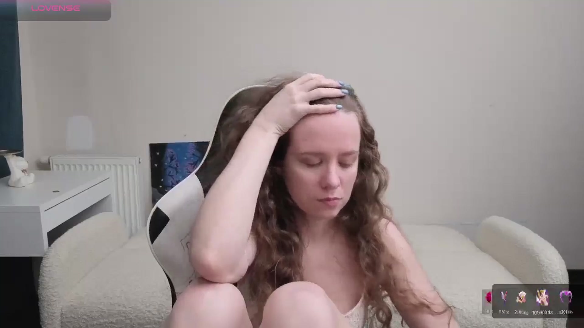 Gallery image thumbnail from BlueFlowerr's myfreecams stream on, 04/20/2026, 24:20 image 17 of 20