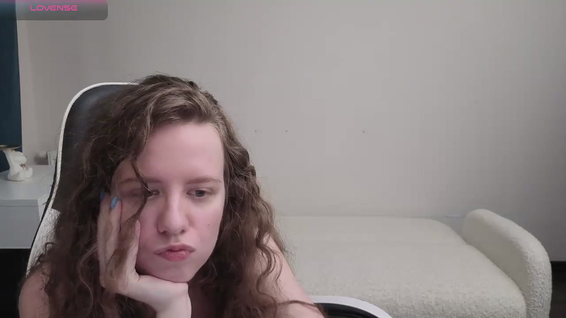 Gallery image thumbnail from BlueFlowerr's myfreecams stream on, 04/20/2026, 24:20 image 16 of 20