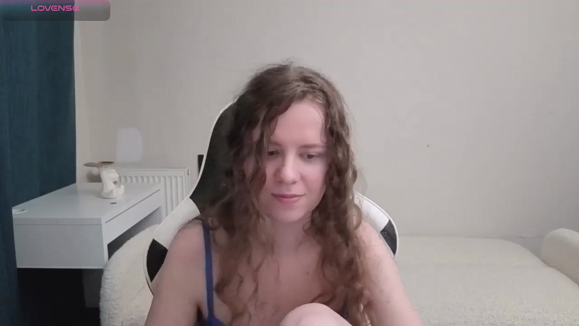 Gallery image thumbnail from BlueFlowerr's myfreecams stream on, 04/20/2026, 17:08 image 16 of 20