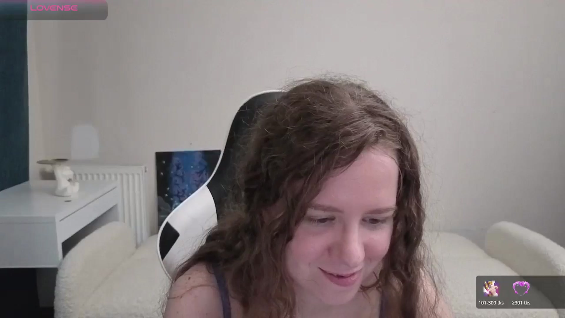 Gallery image thumbnail from BlueFlowerr's myfreecams stream on, 04/20/2026, 17:08 image 5 of 20