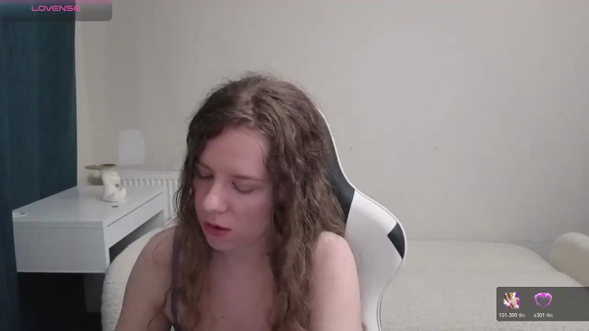 Gallery image thumbnail from BlueFlowerr's myfreecams stream on, 04/20/2026, 17:08 image 17 of 20