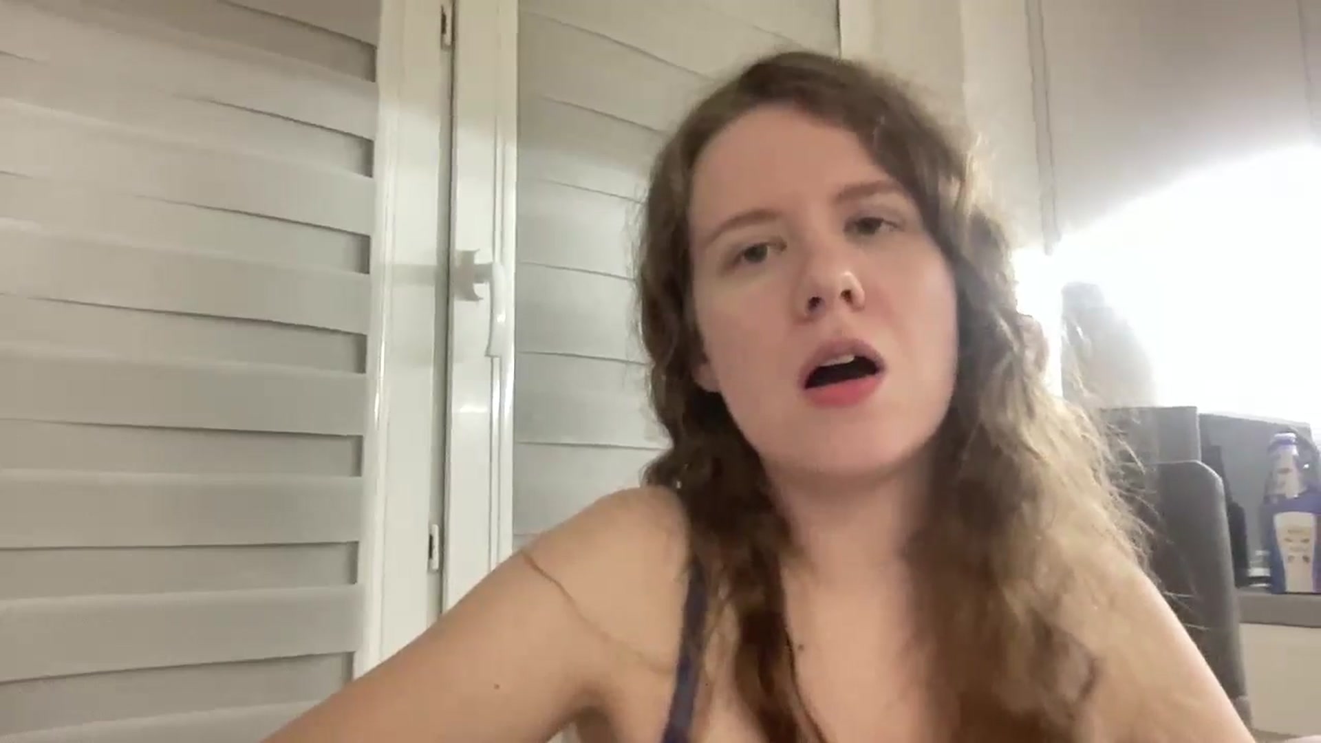 Gallery image thumbnail from BlueFlowerr's myfreecams stream on, 04/20/2026, 21:48 image 13 of 20